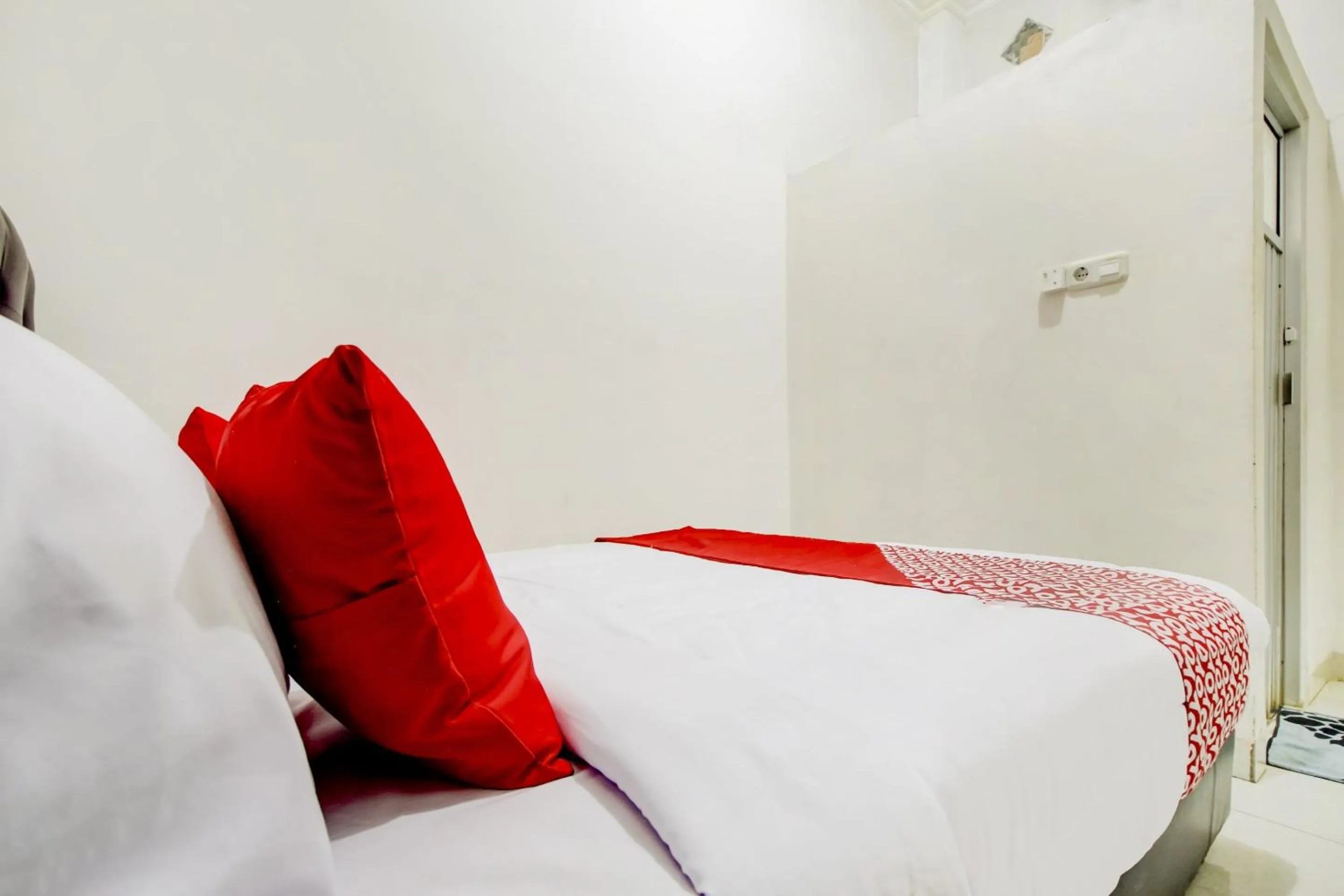 Bedroom, Bed in OYO Life 3606 Kost Kartini Syariah