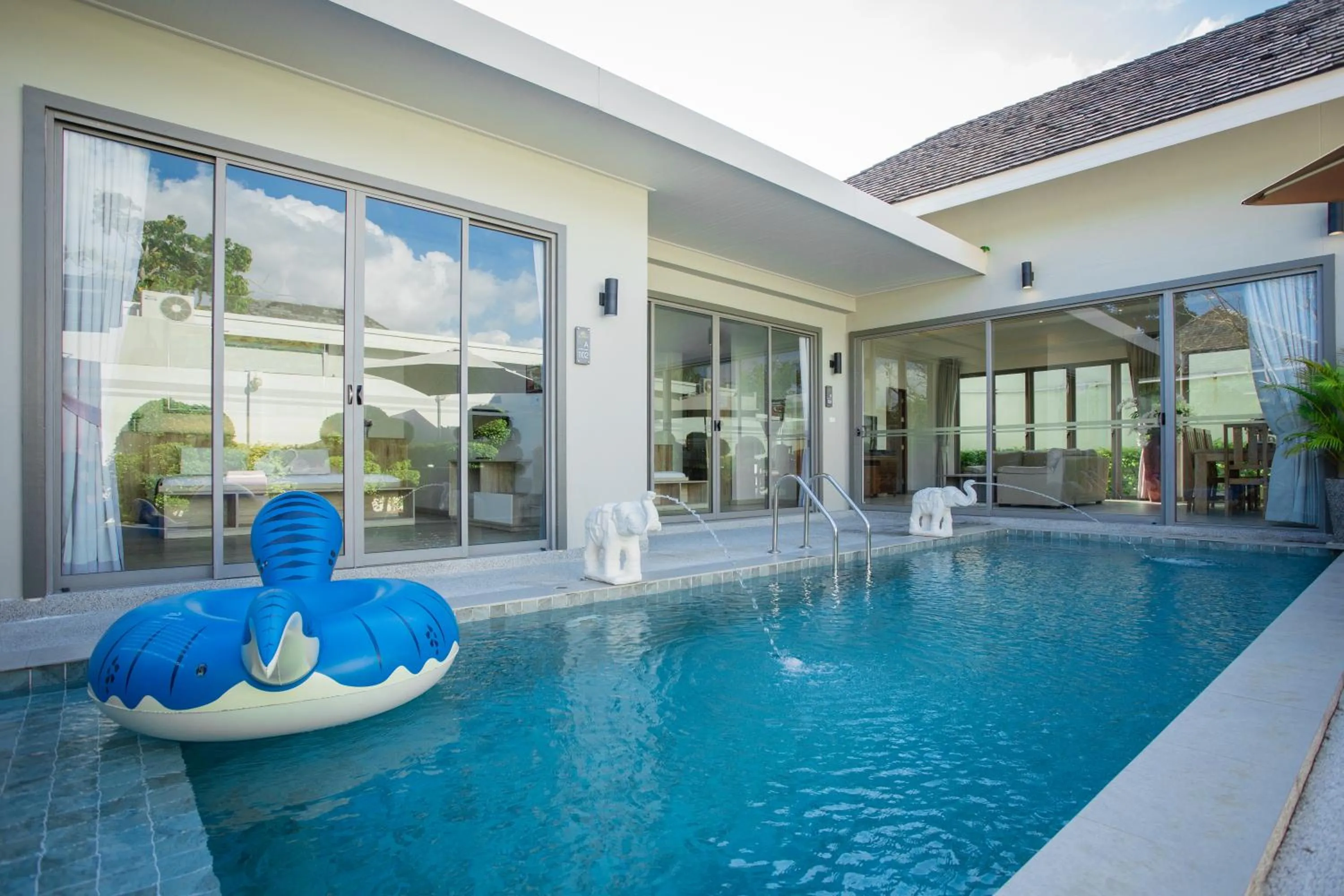 Swimming pool in Yipmunta Pool Villa - SHA Plus Certified