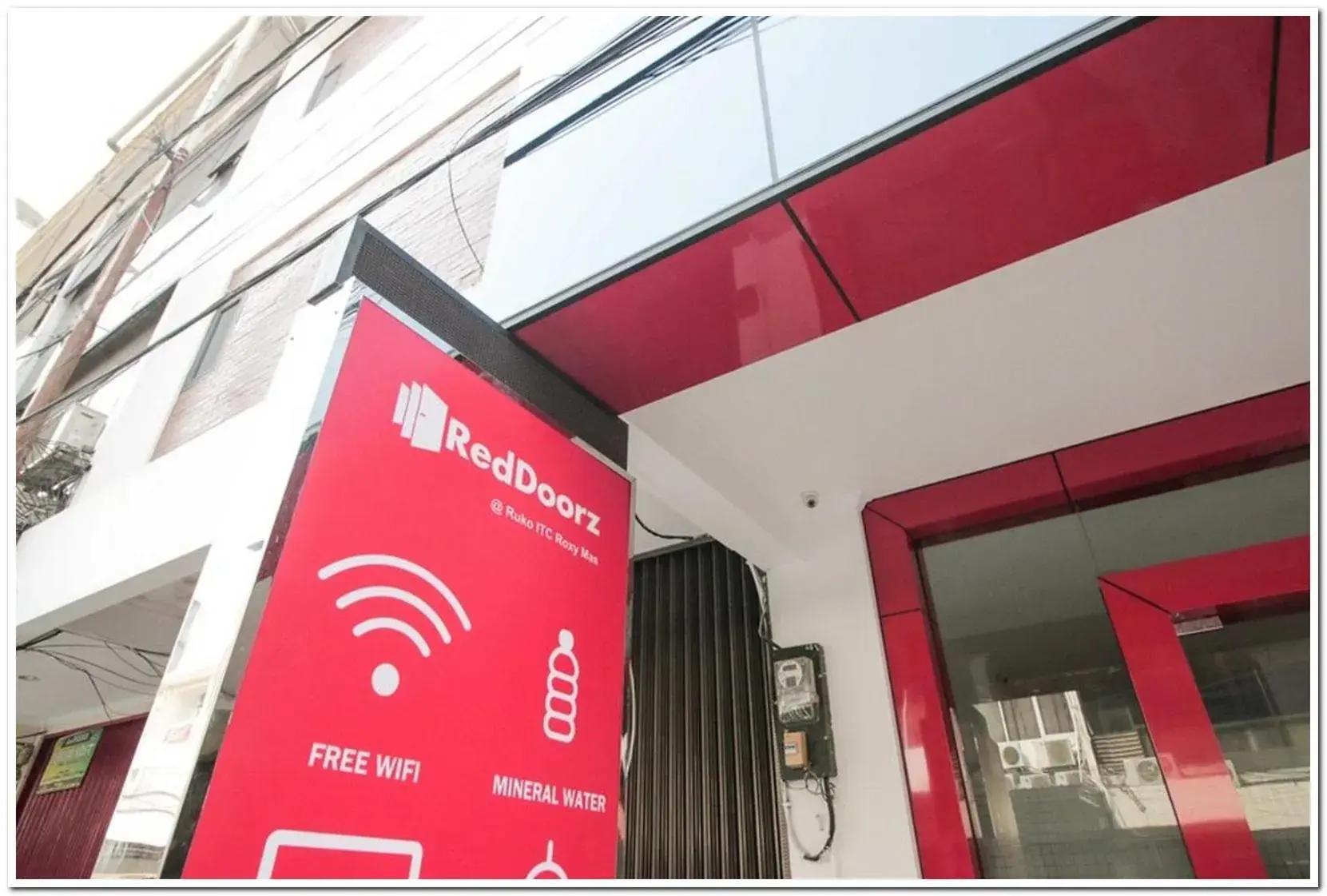 RedDoorz @ Ruko ITC Roxy Mas RedDoorz @ Ruko ITC Roxy Mas