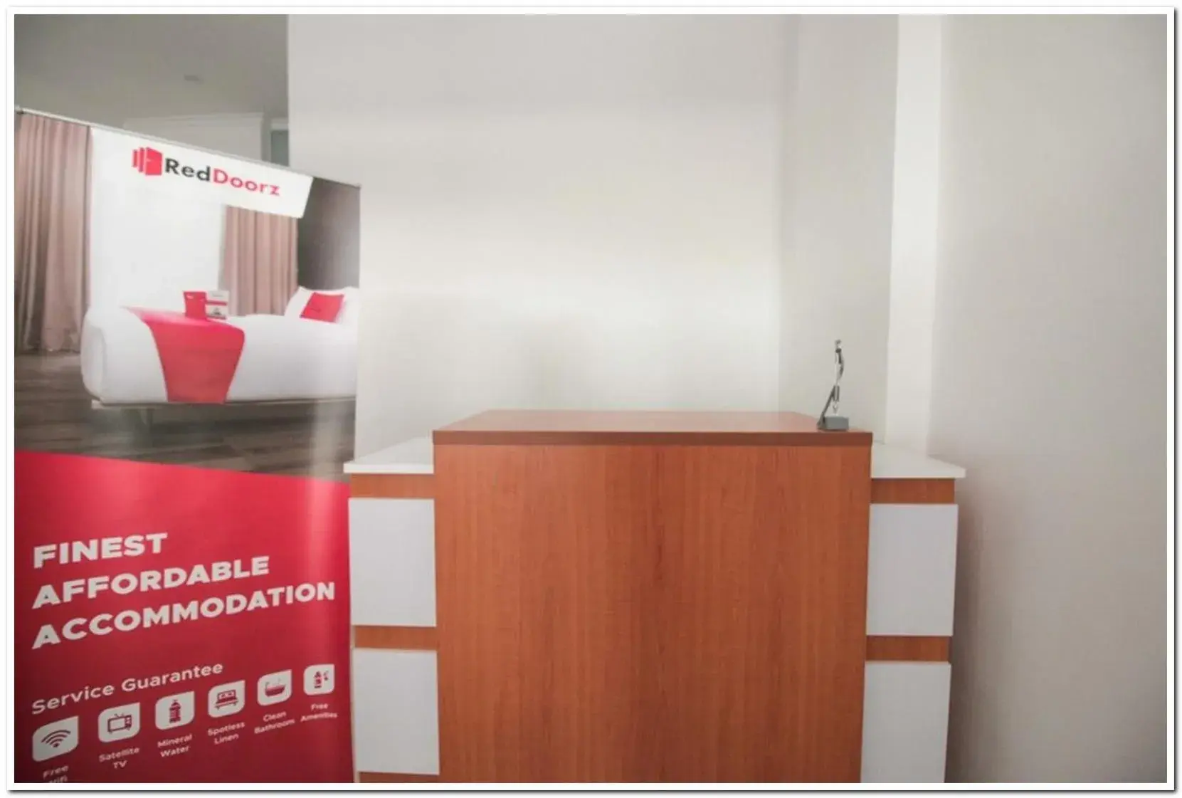 RedDoorz @ Ruko ITC Roxy Mas RedDoorz @ Ruko ITC Roxy Mas