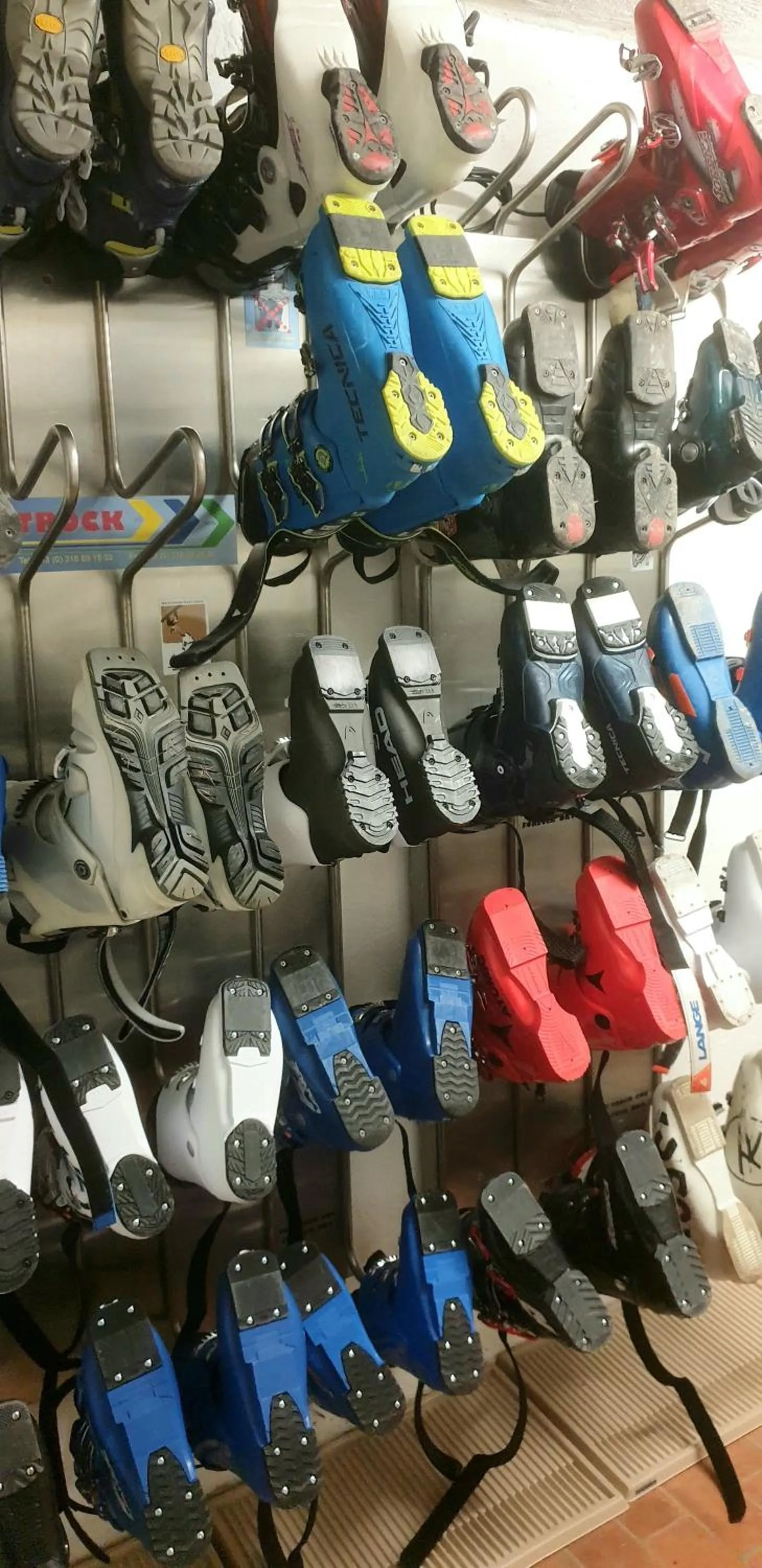 Skiing in Hotel Les Amis