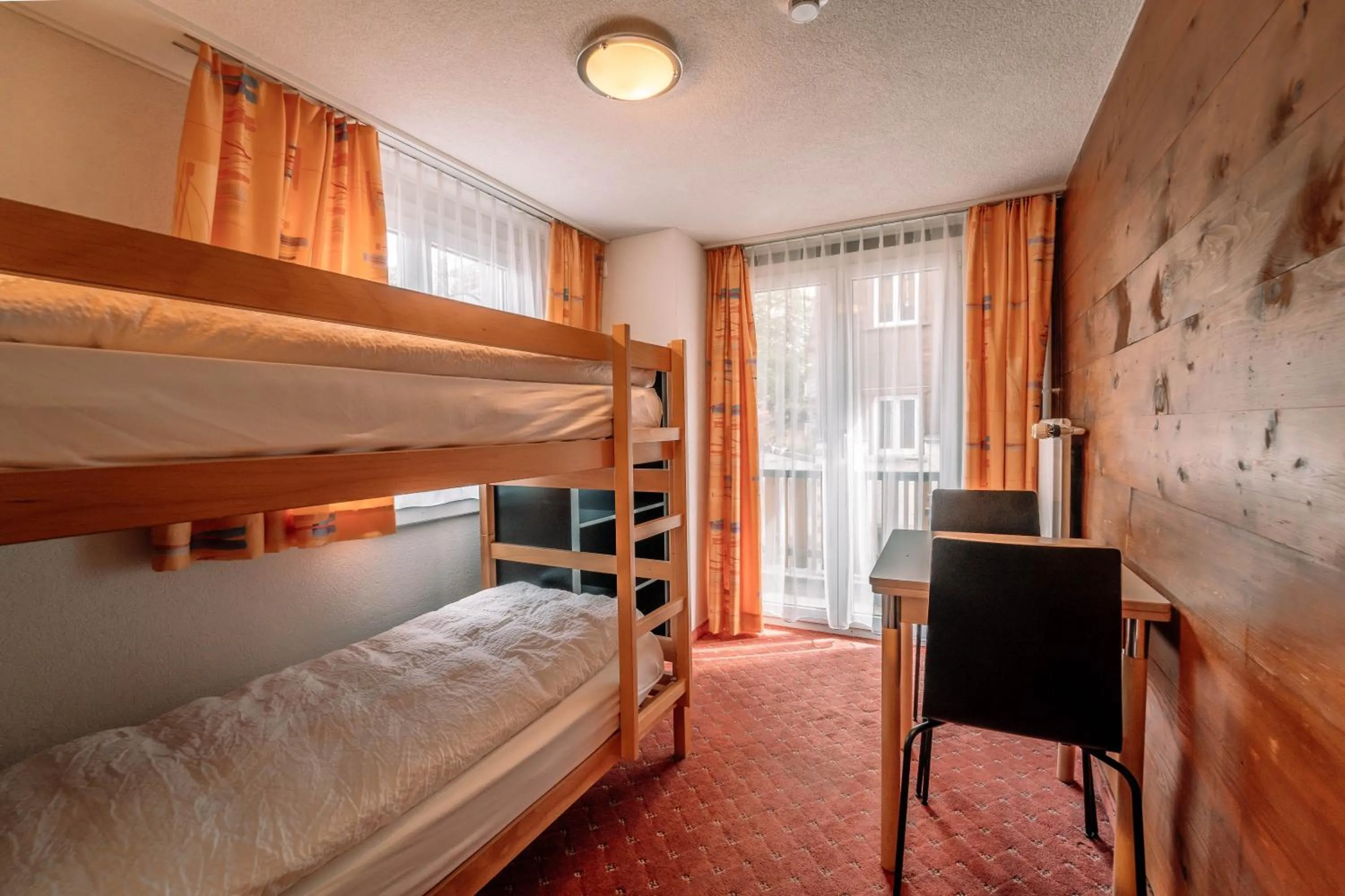 bunk bed, Bed in Hotel Les Amis