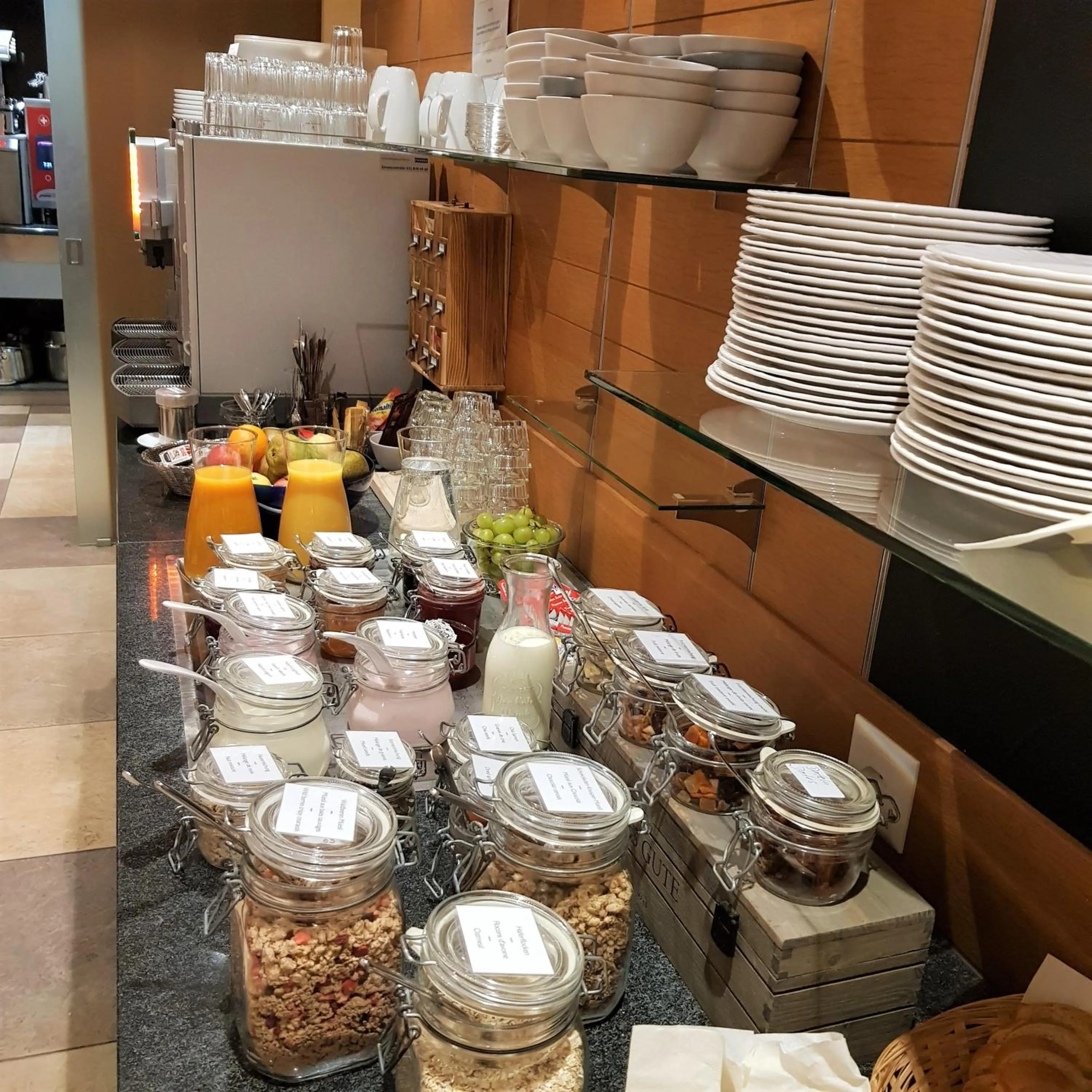 Breakfast in Hotel Les Amis