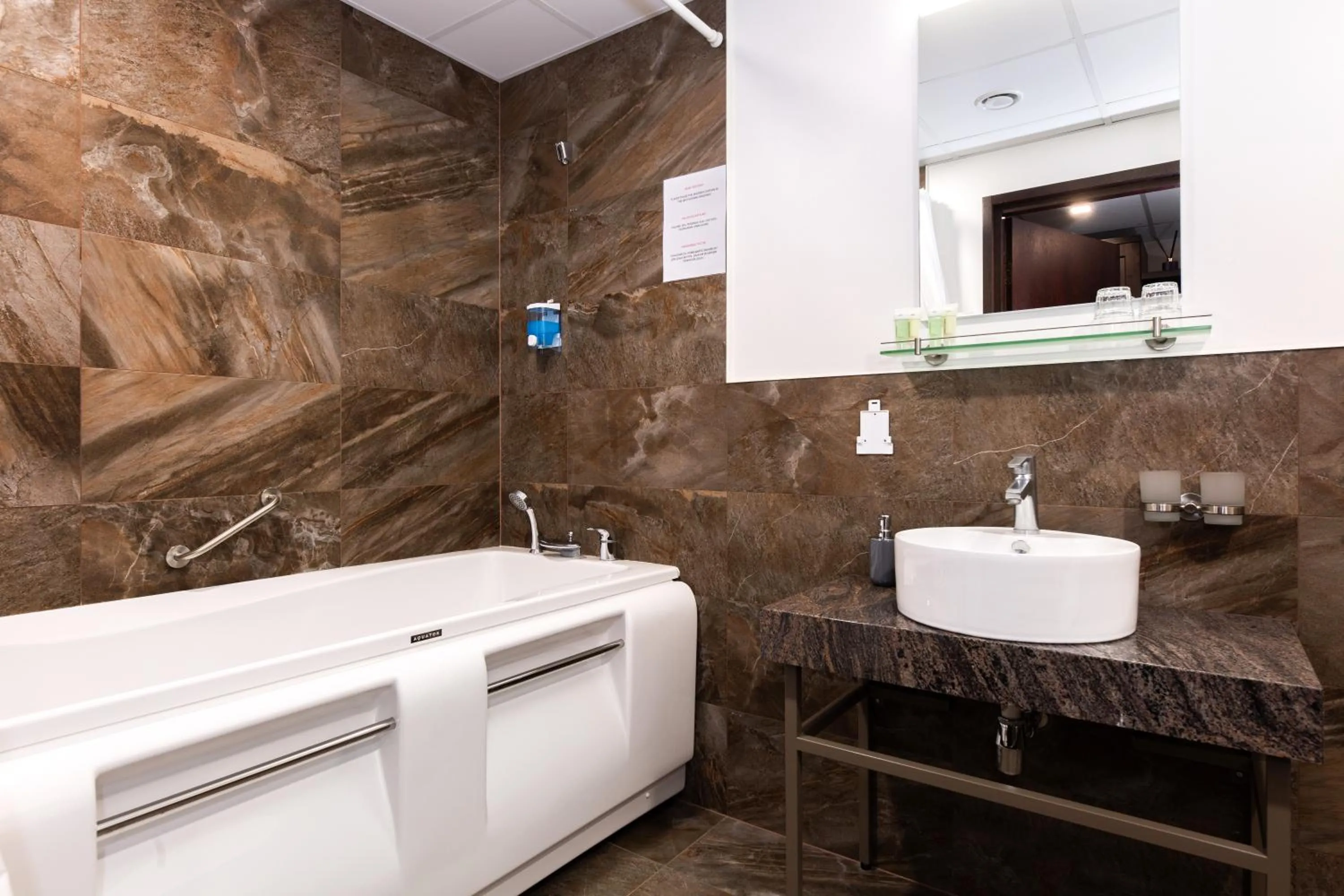 Bathroom in Adoryal Hotell