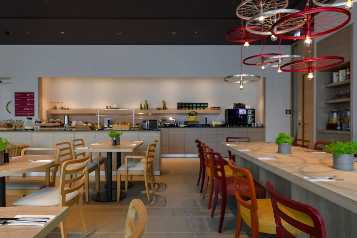 Restaurant/places to eat in IntercityHotel Herford