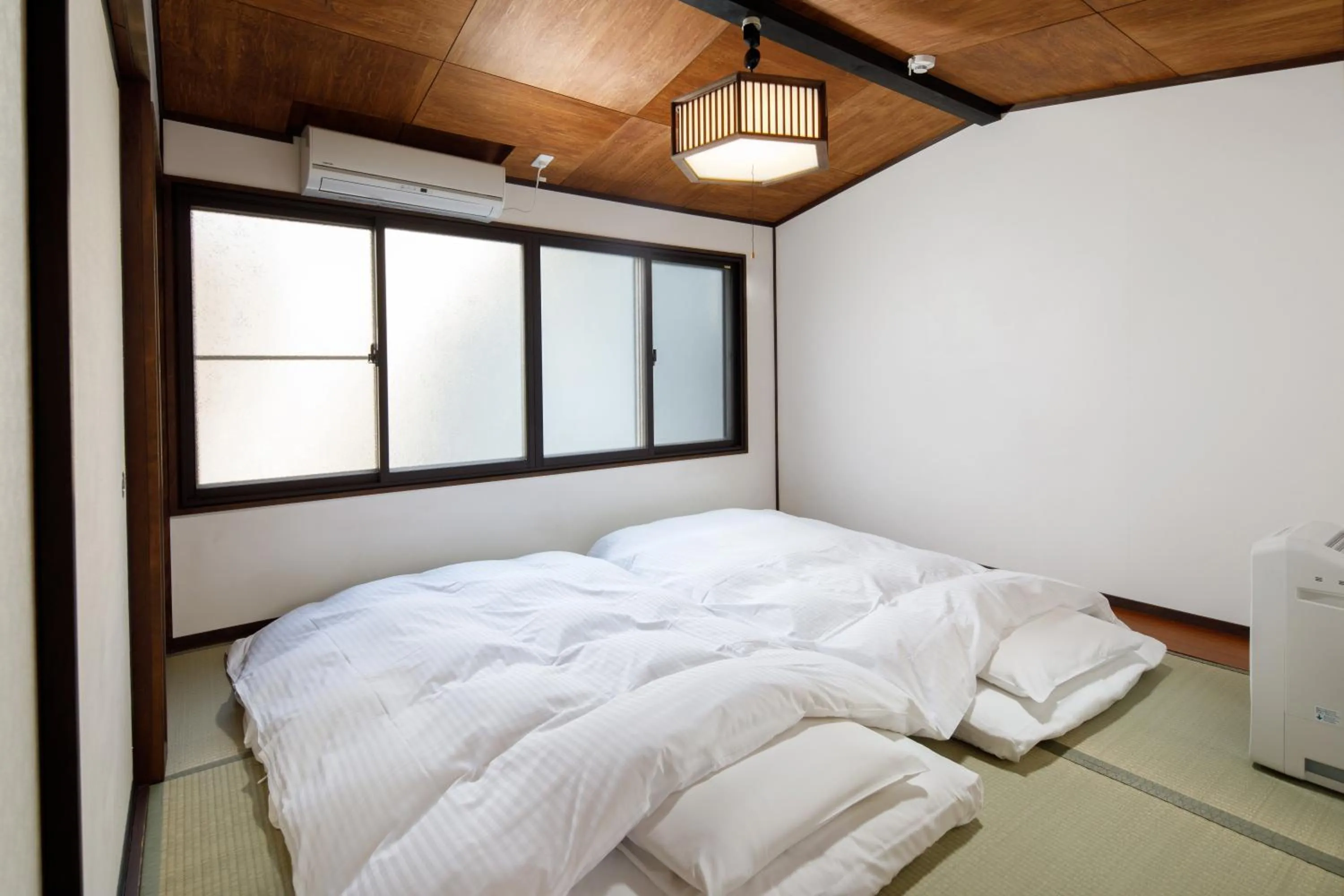 Photo of the whole room, Bed in Tsumugi Shichijo-Kagiyacho