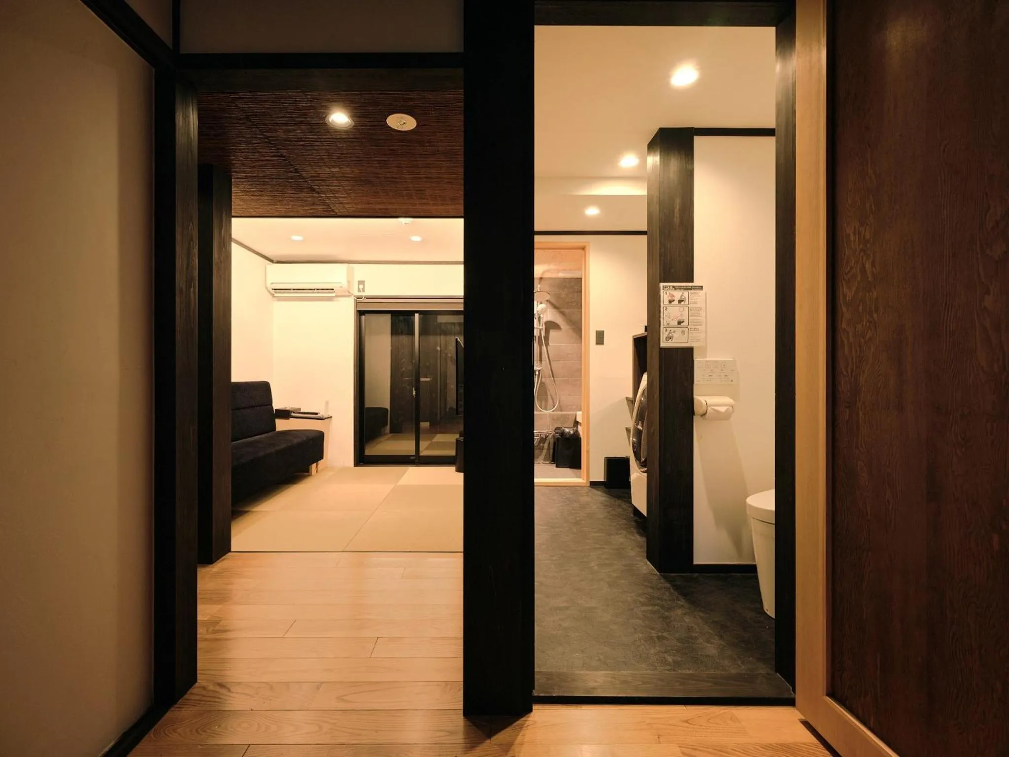 Shower, Bed in Tsumugi Shichijo-Kagiyacho