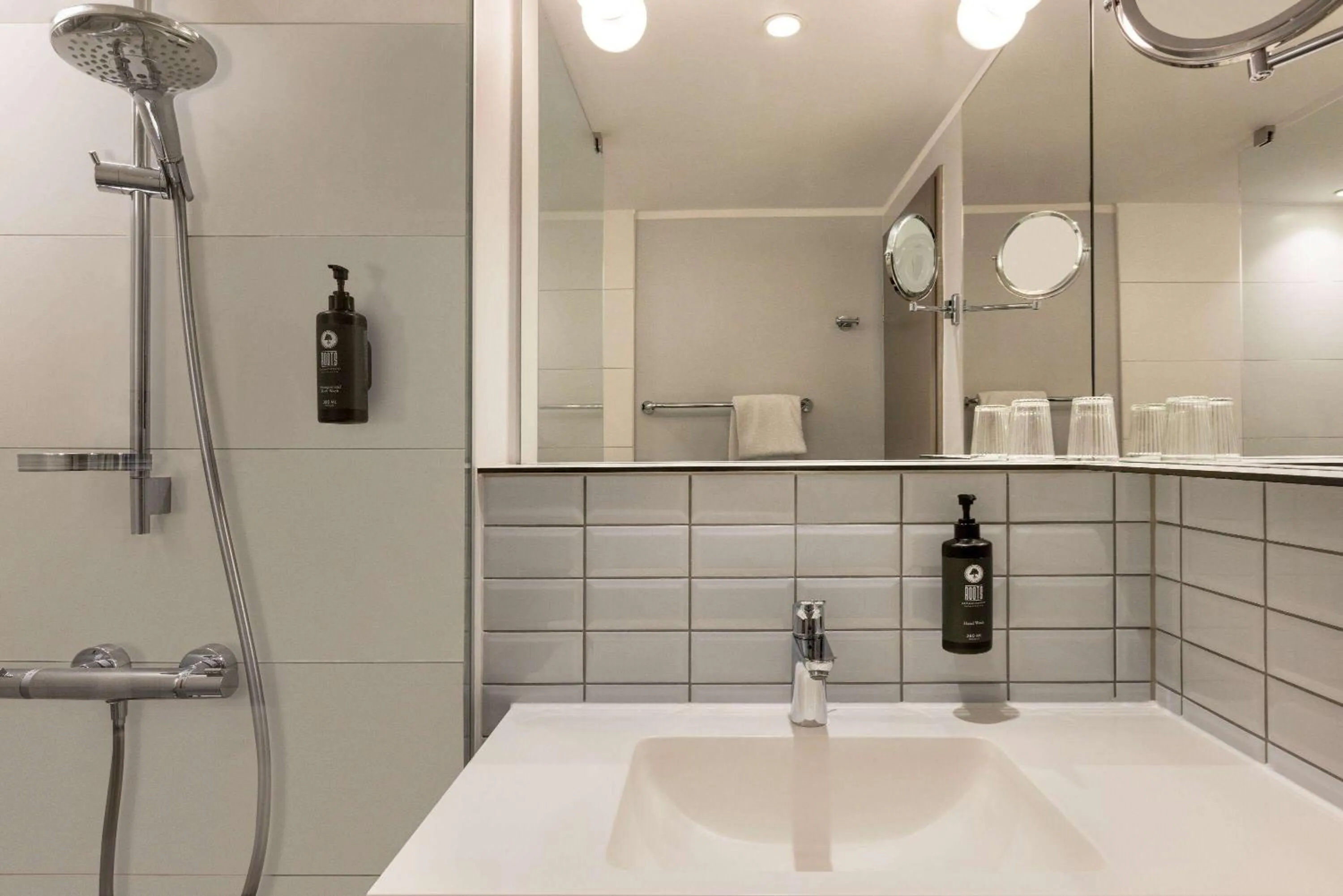 Shower in Vienna House Easy by Wyndham Leipzig