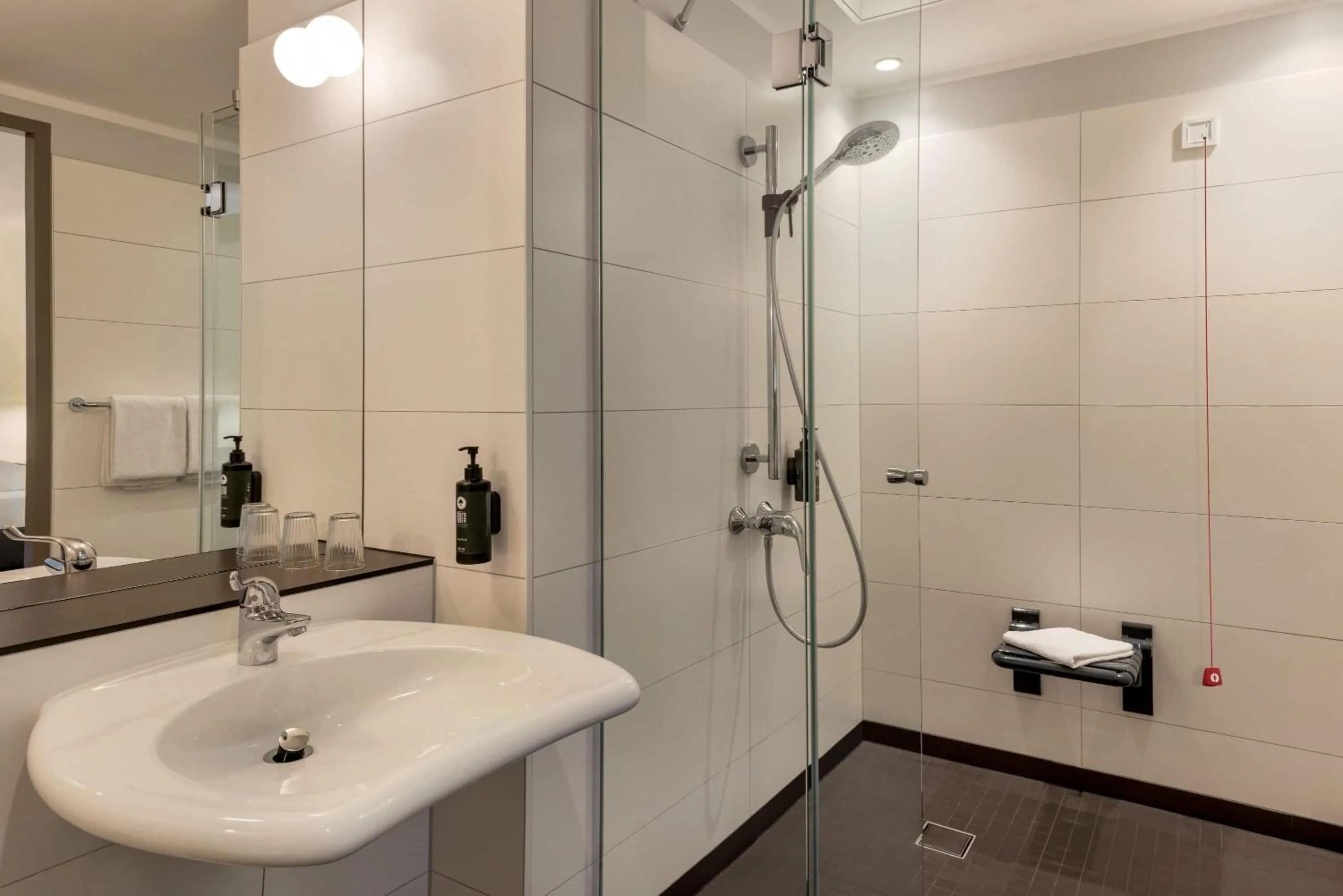 Shower in Vienna House Easy by Wyndham Leipzig