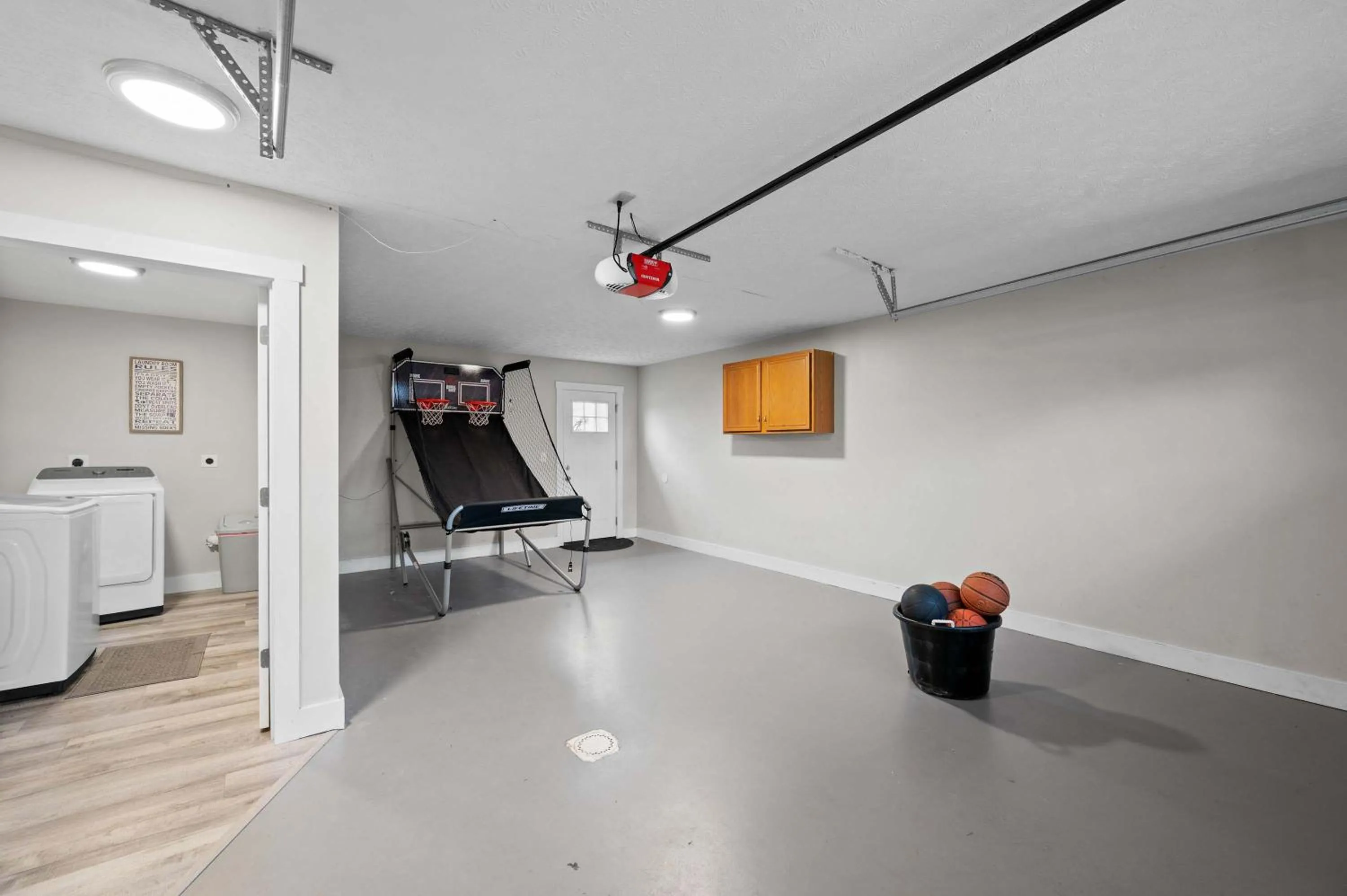 Fishing & Skate Park, 10 mins to Ark, Sleeps 14