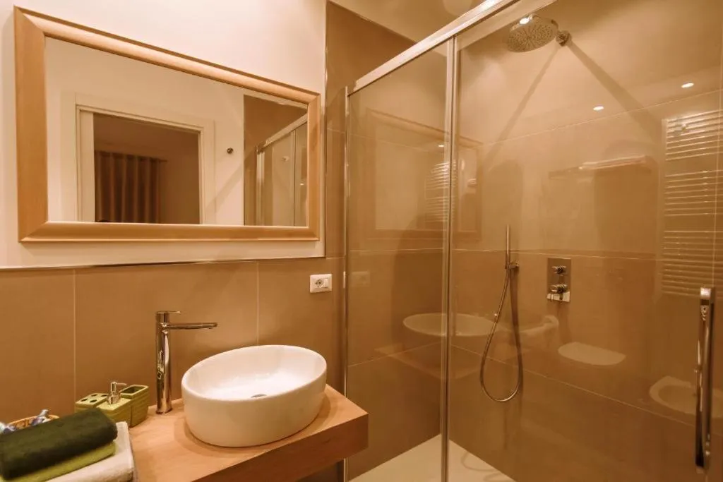 Shower in Casa Aricò & Shatulle Suites