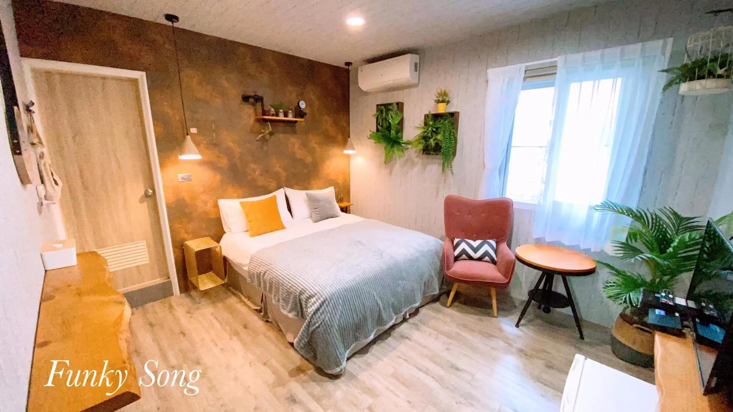 Bedroom, Bed in Funky Song