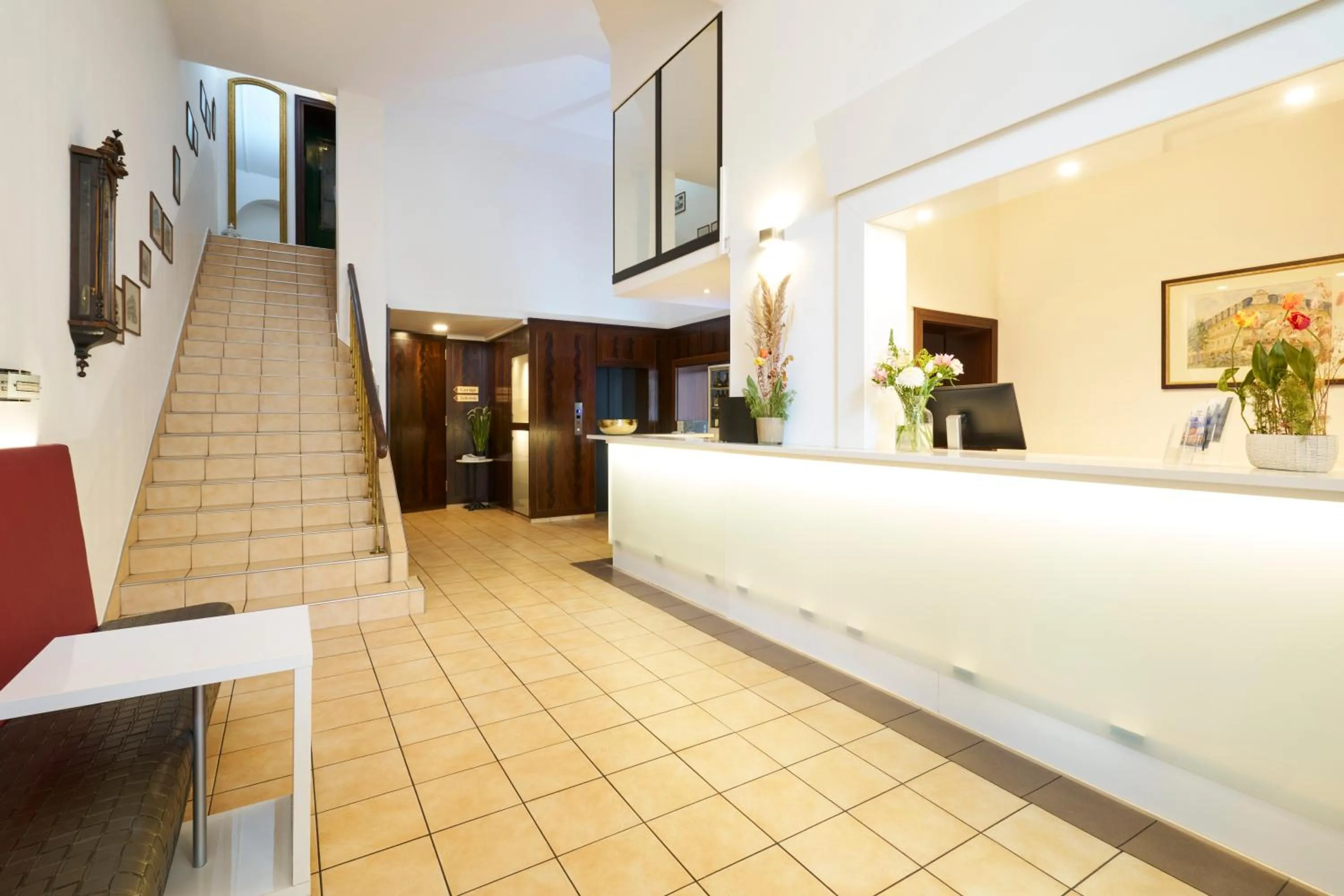 Lobby or reception in Hotel National