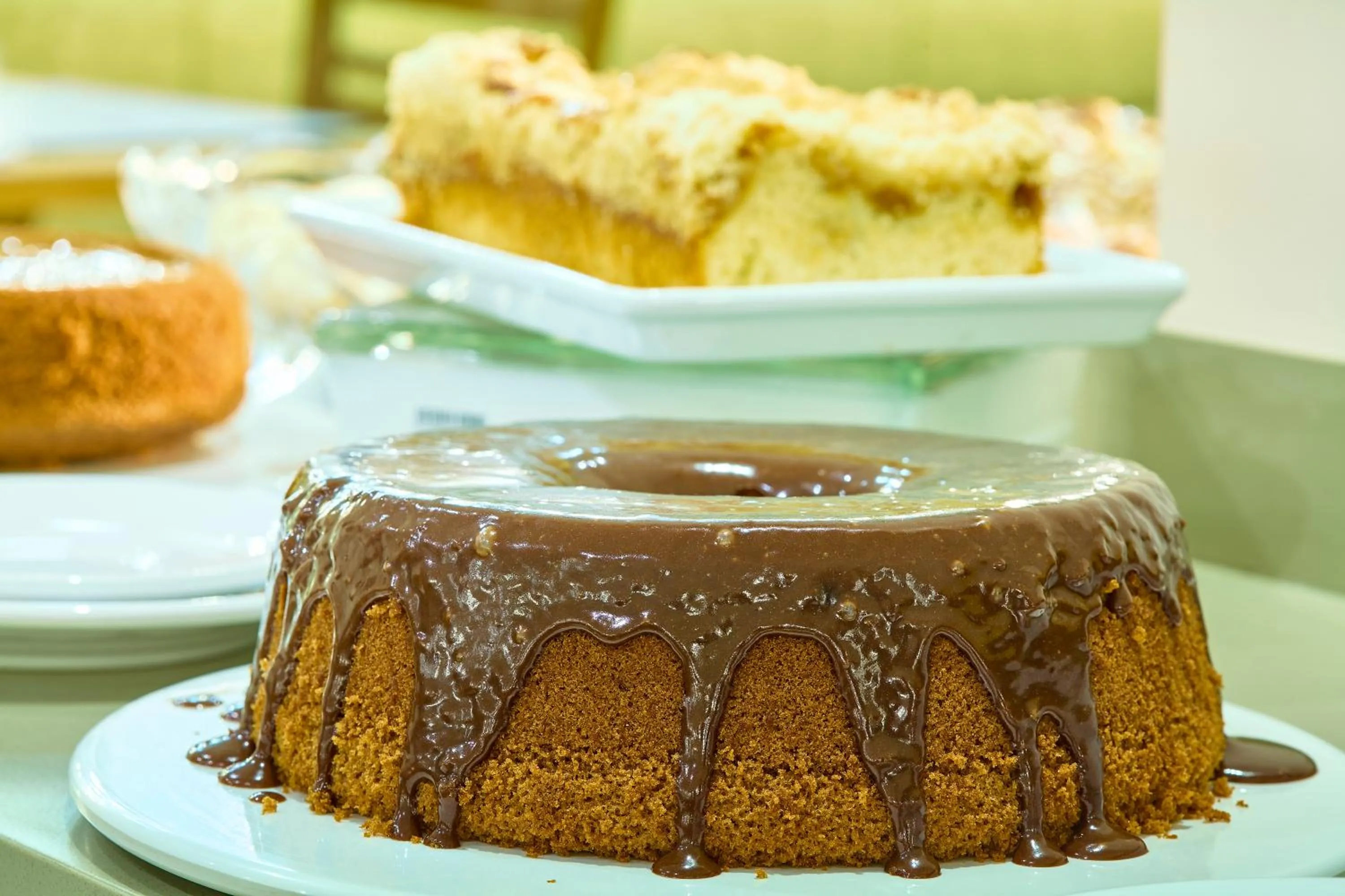 Restaurant/places to eat in Lefel Hotel