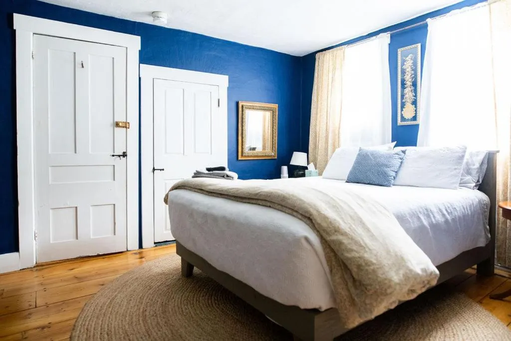 Bedroom, Bed in Craftsbury Farmhouse