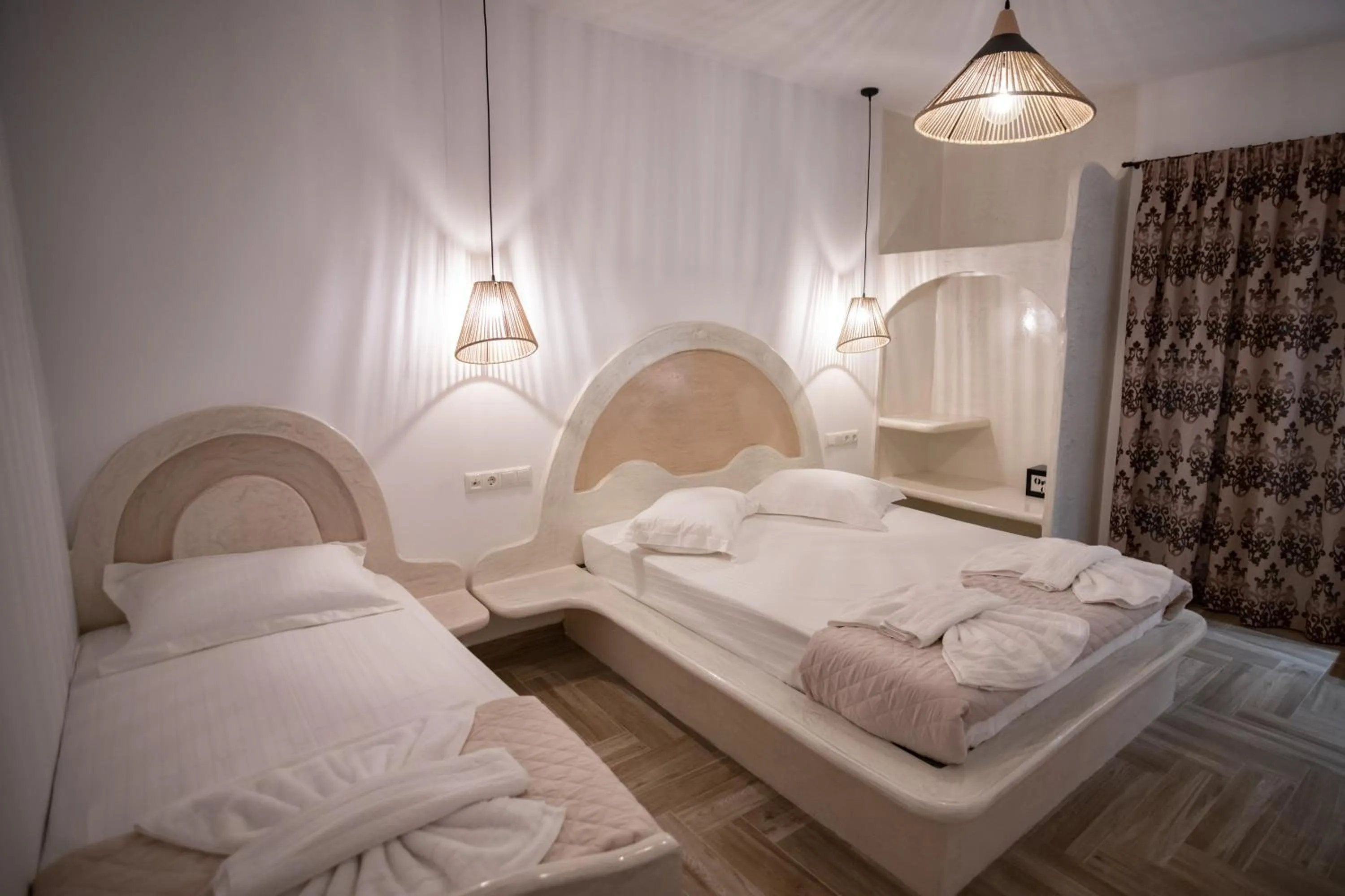 Photo of the whole room, Bed in Alta Vista Naxos