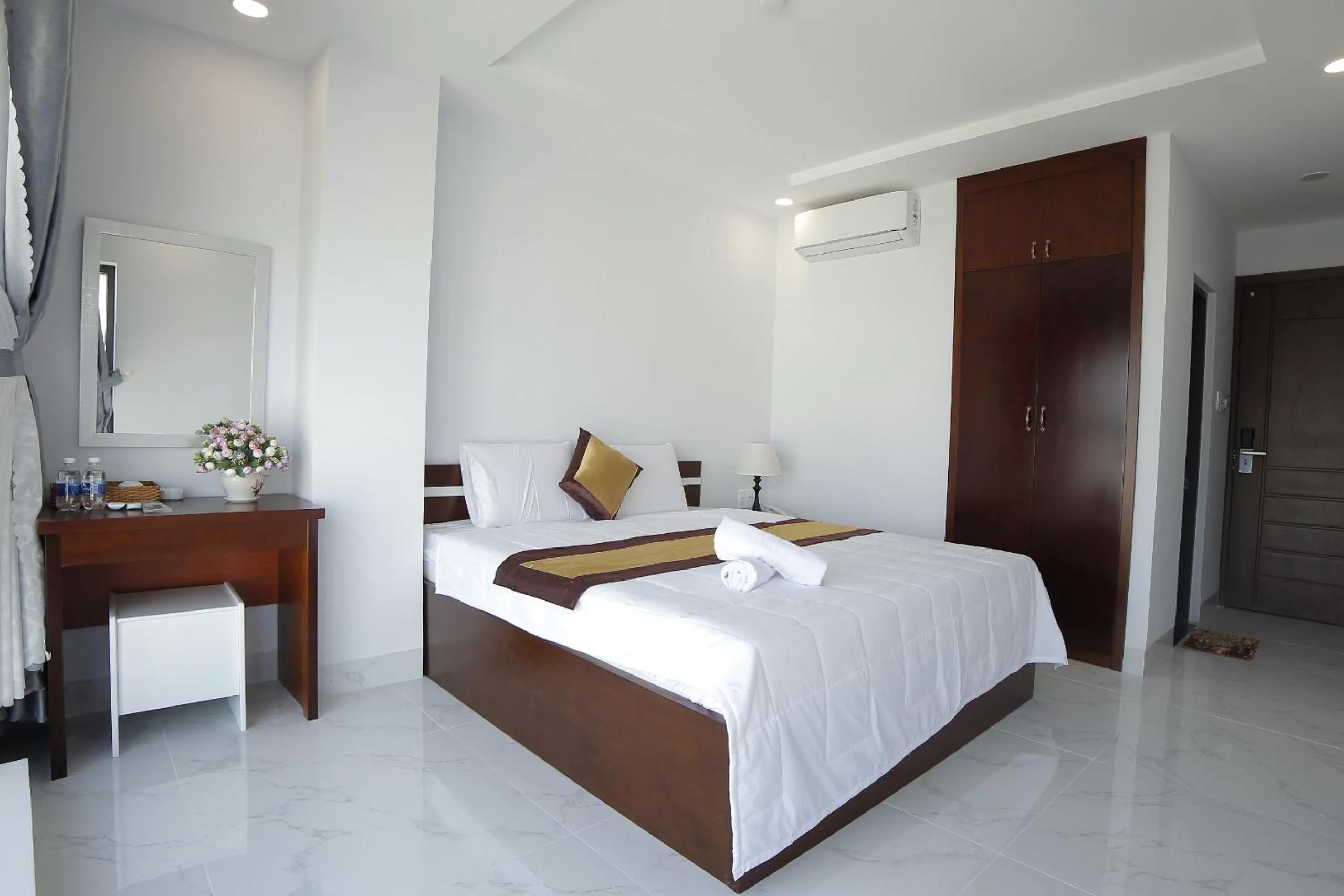 Bedroom, Bed in Tân Thi Hotel