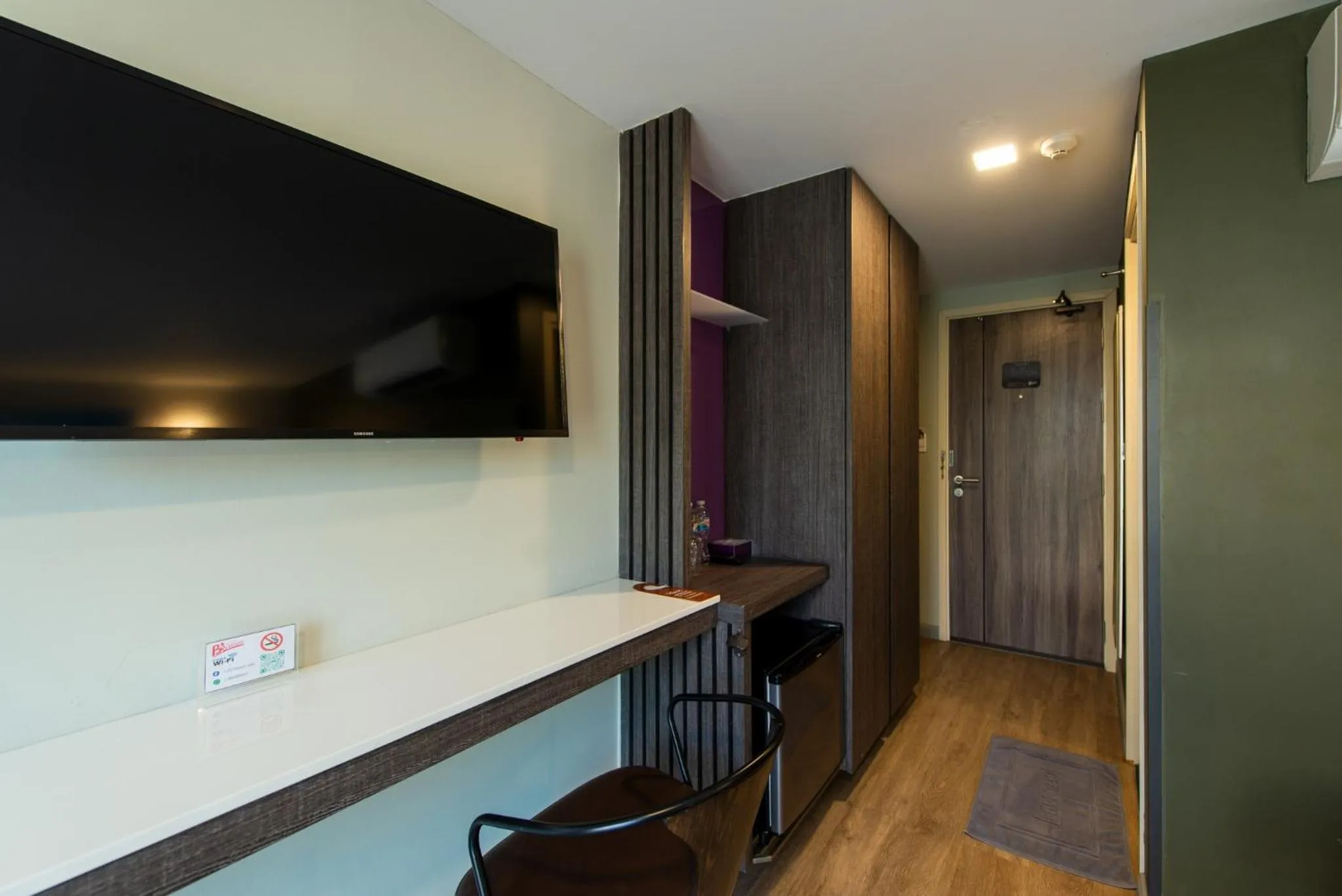 BB Glass House บีบี กลาสเฮ้าส์