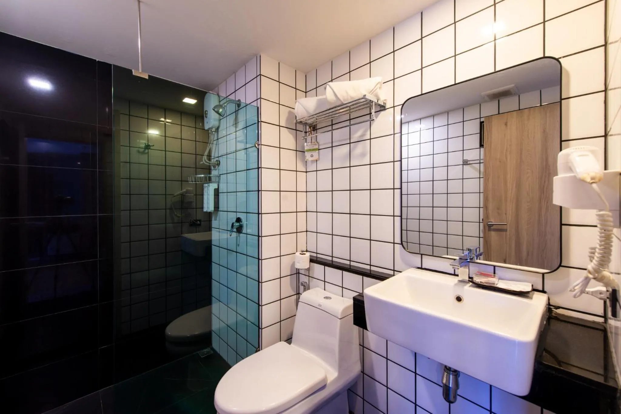 BB Glass House บีบี กลาสเฮ้าส์