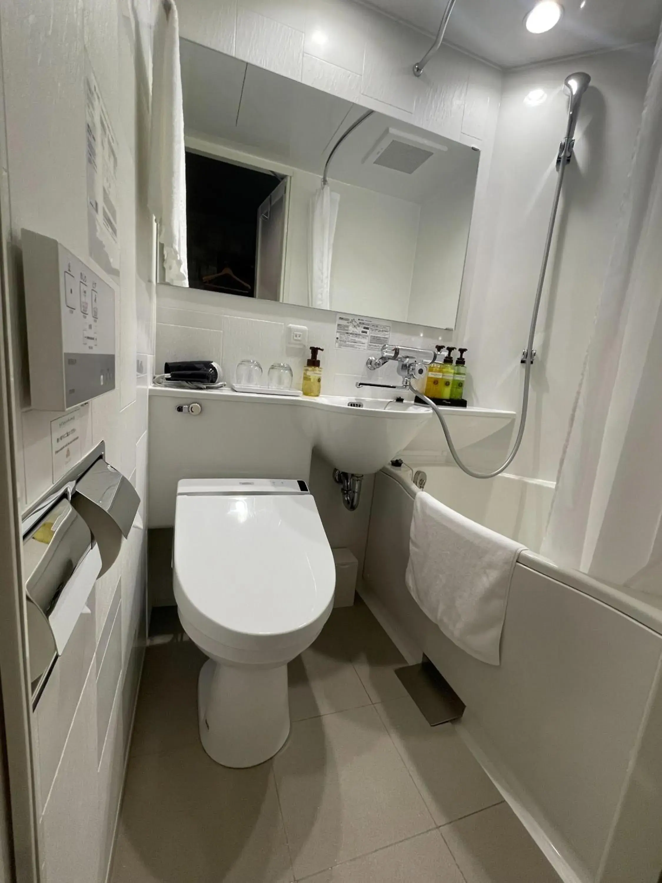 Standard Twin Room - single occupancy in Galois Hotel Shinokubo Standard Twin Room - single occupancy in Galois Hotel Shinokubo