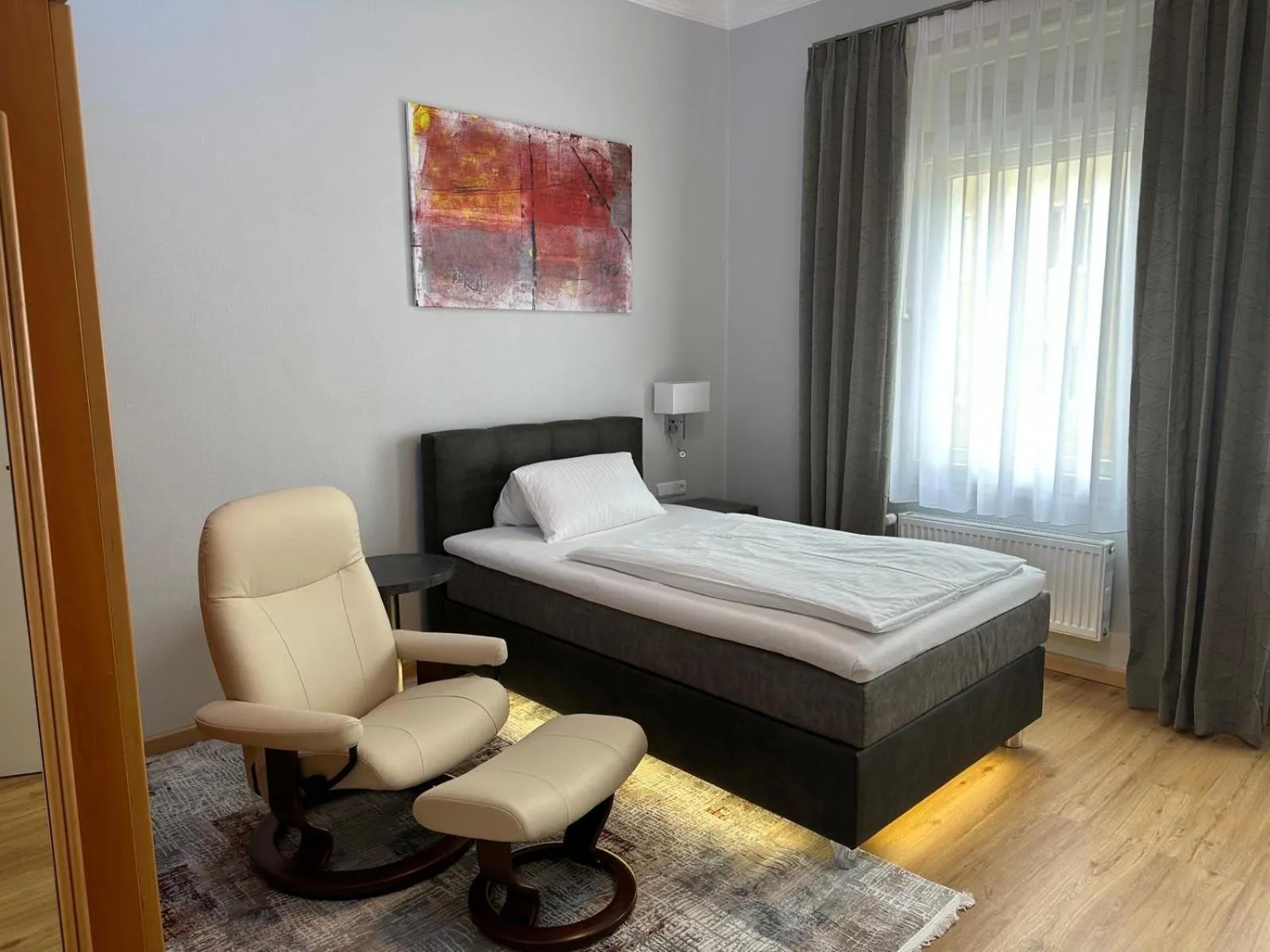 Bed in Apartment Hotel KRAL - BUSINESS HOTEL & SERVICED APARTMENTS