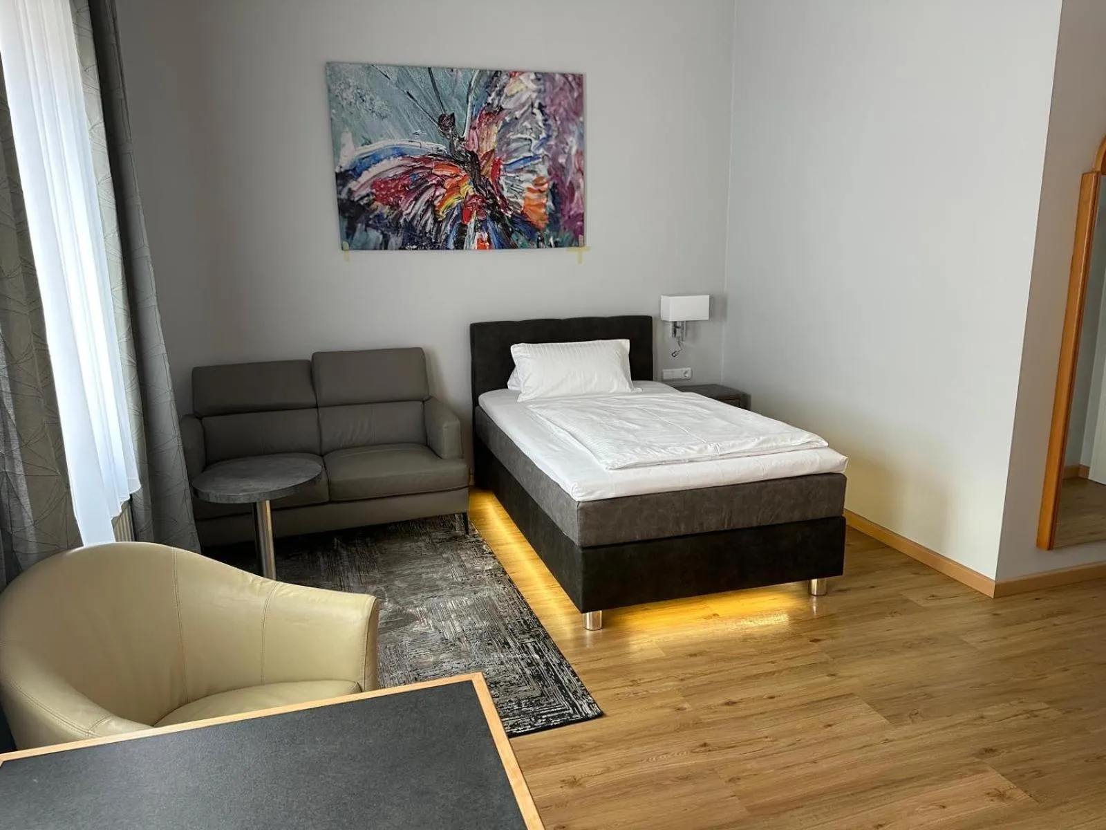 Bed in Apartment Hotel KRAL - BUSINESS HOTEL & SERVICED APARTMENTS