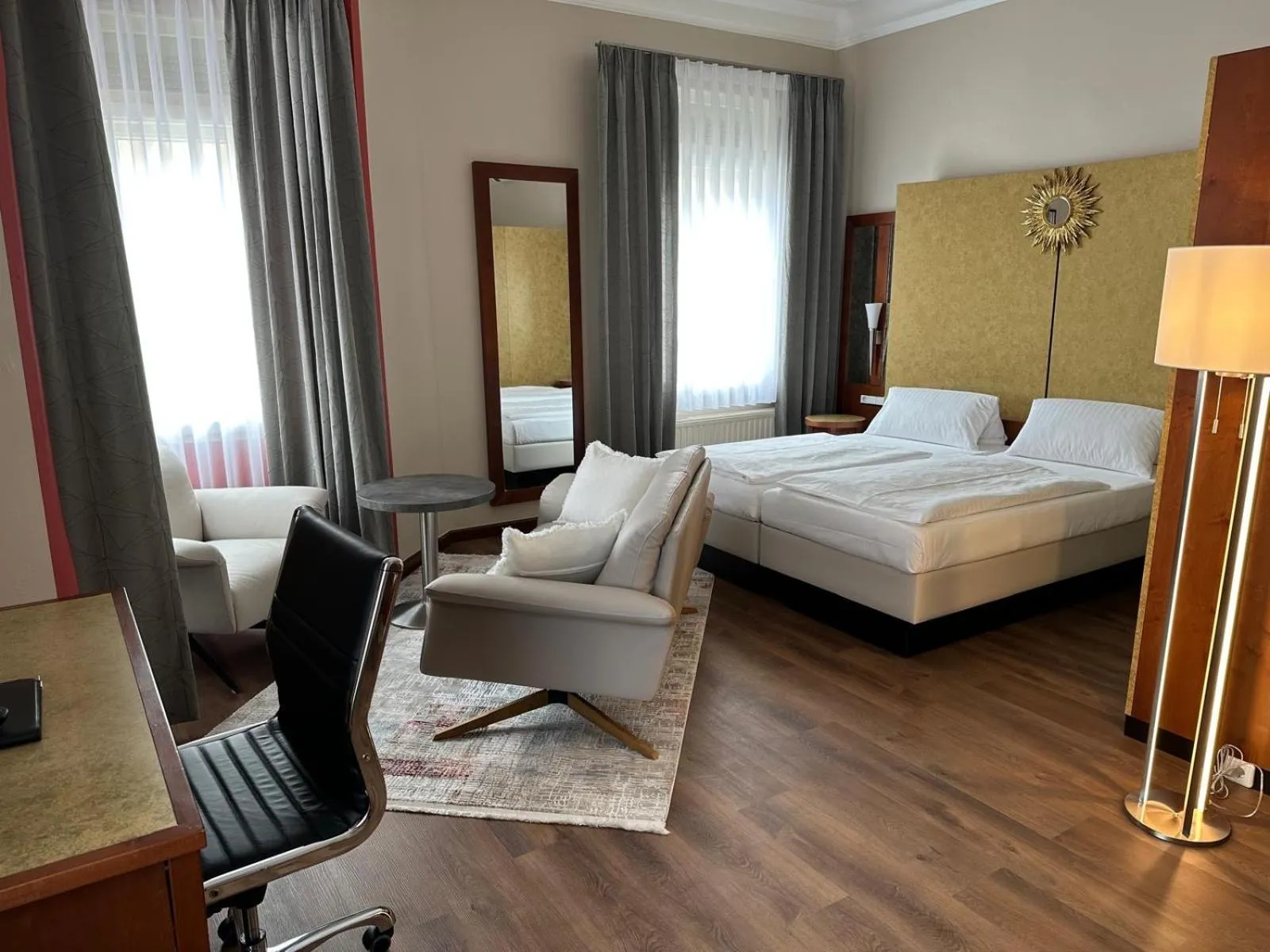 Bed in Apartment Hotel KRAL - BUSINESS HOTEL & SERVICED APARTMENTS