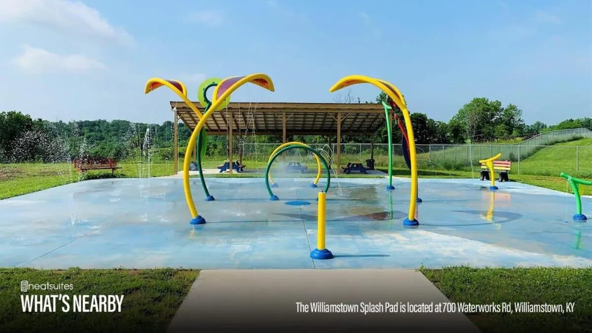 Country Lodge for 18, With Pool and Pond, Near Ark