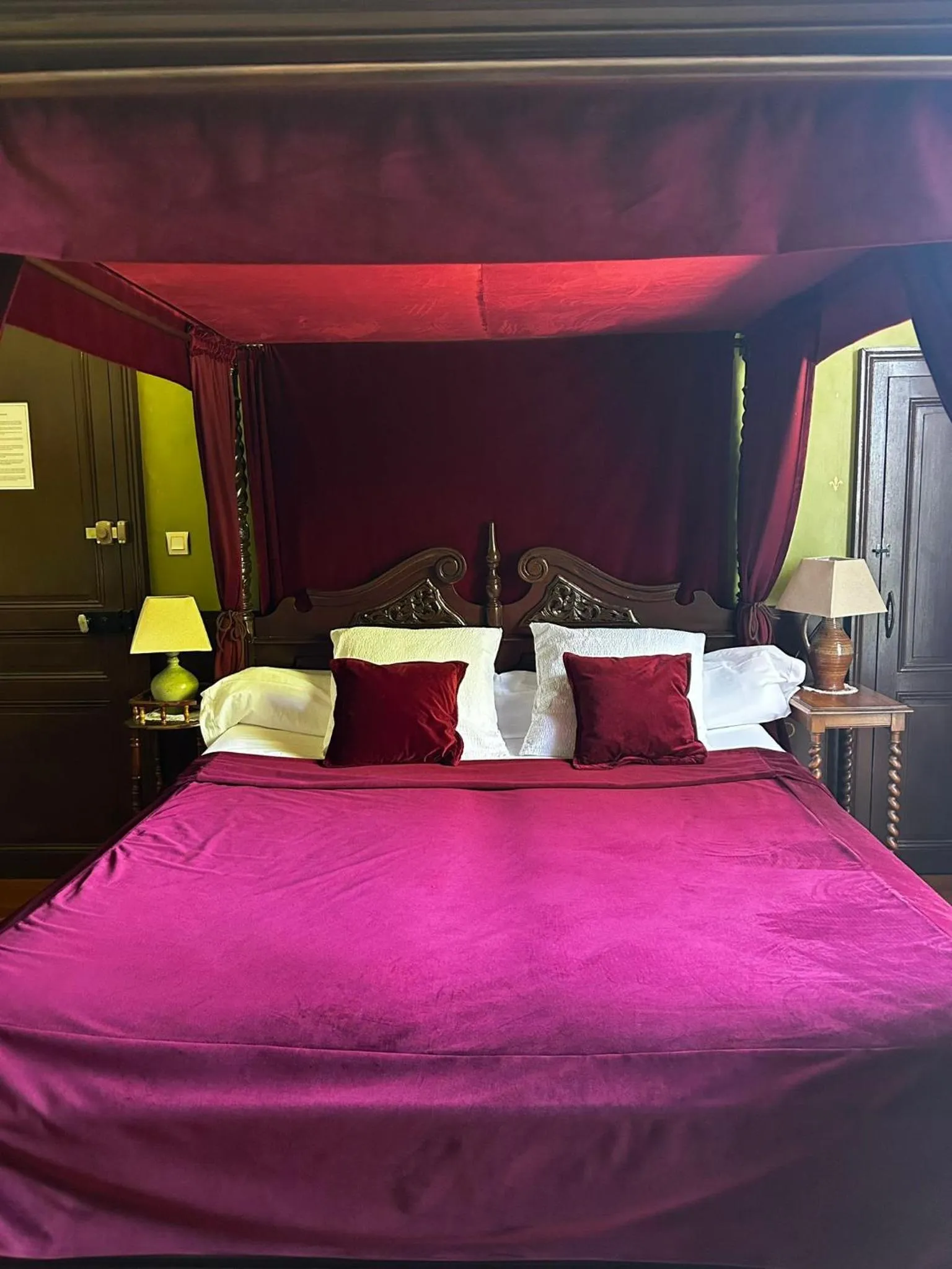 Bed in Château de Mongazon