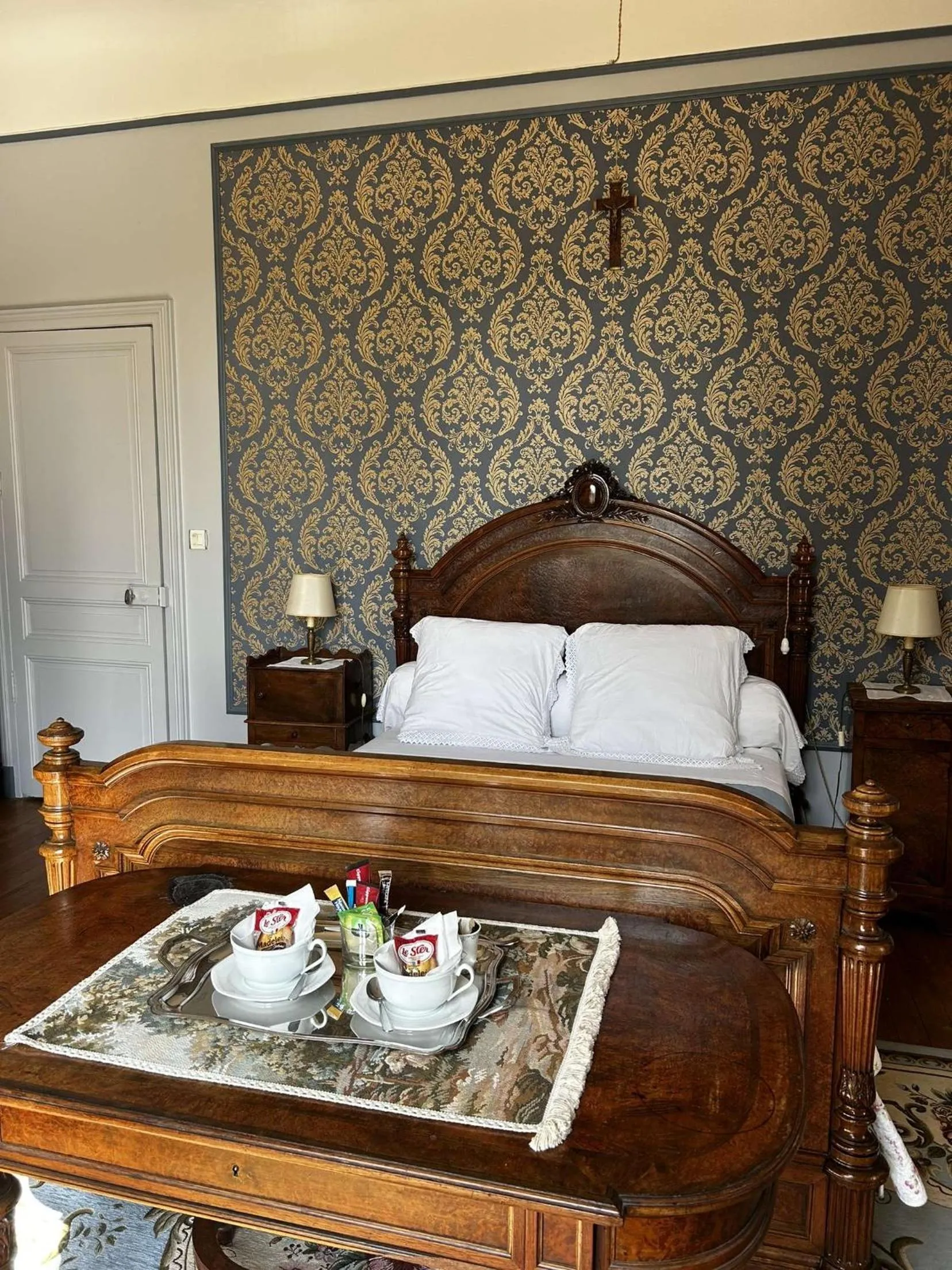 Bed in Château de Mongazon