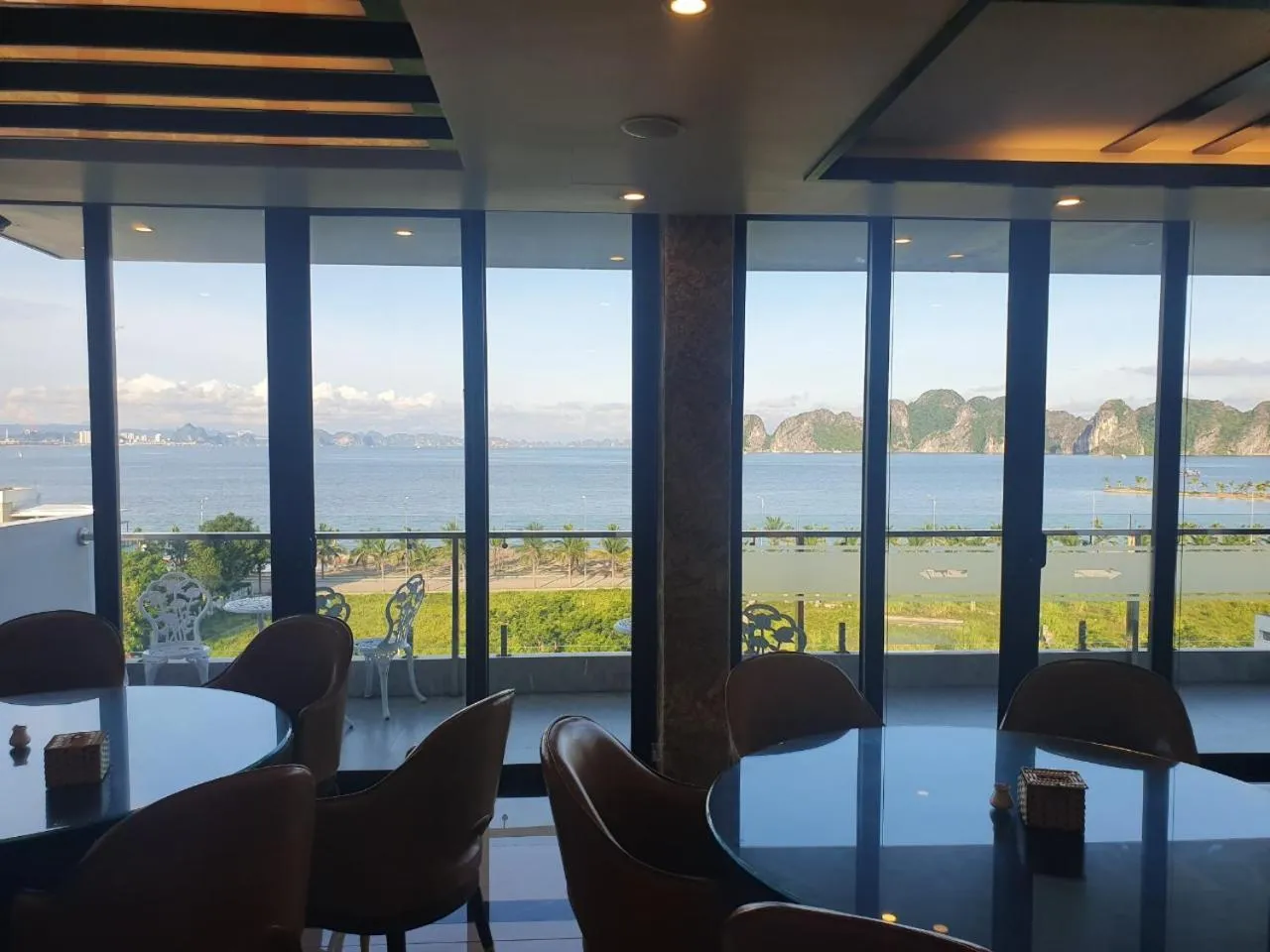 Golden Palm HaLong Hotel