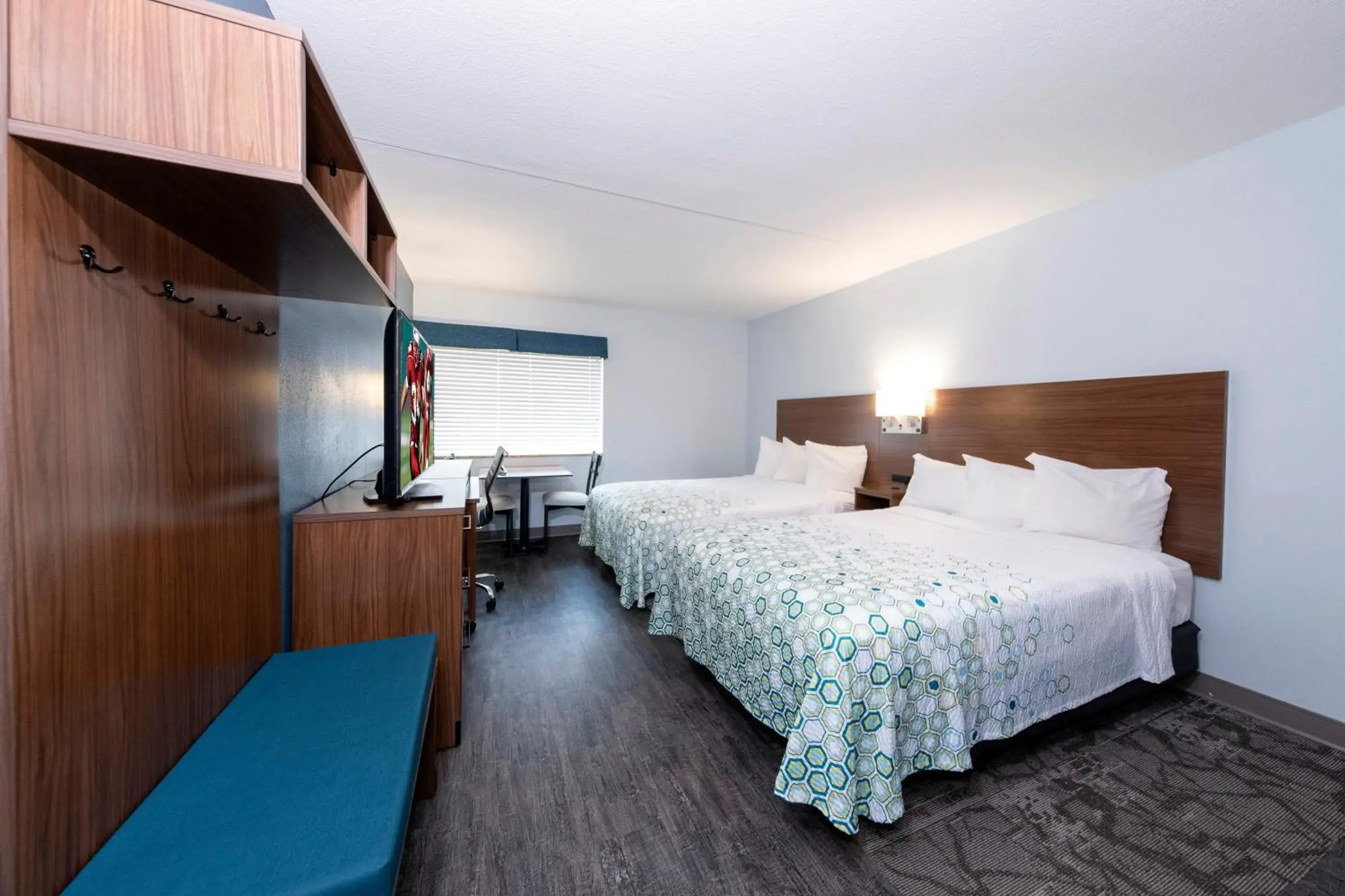 Photo of the whole room, Bed in HomeTowne Studios by Red Roof Wilmington - New Castle Photo of the whole room, Bed in HomeTowne Studios by Red Roof Wilmington - New Castle