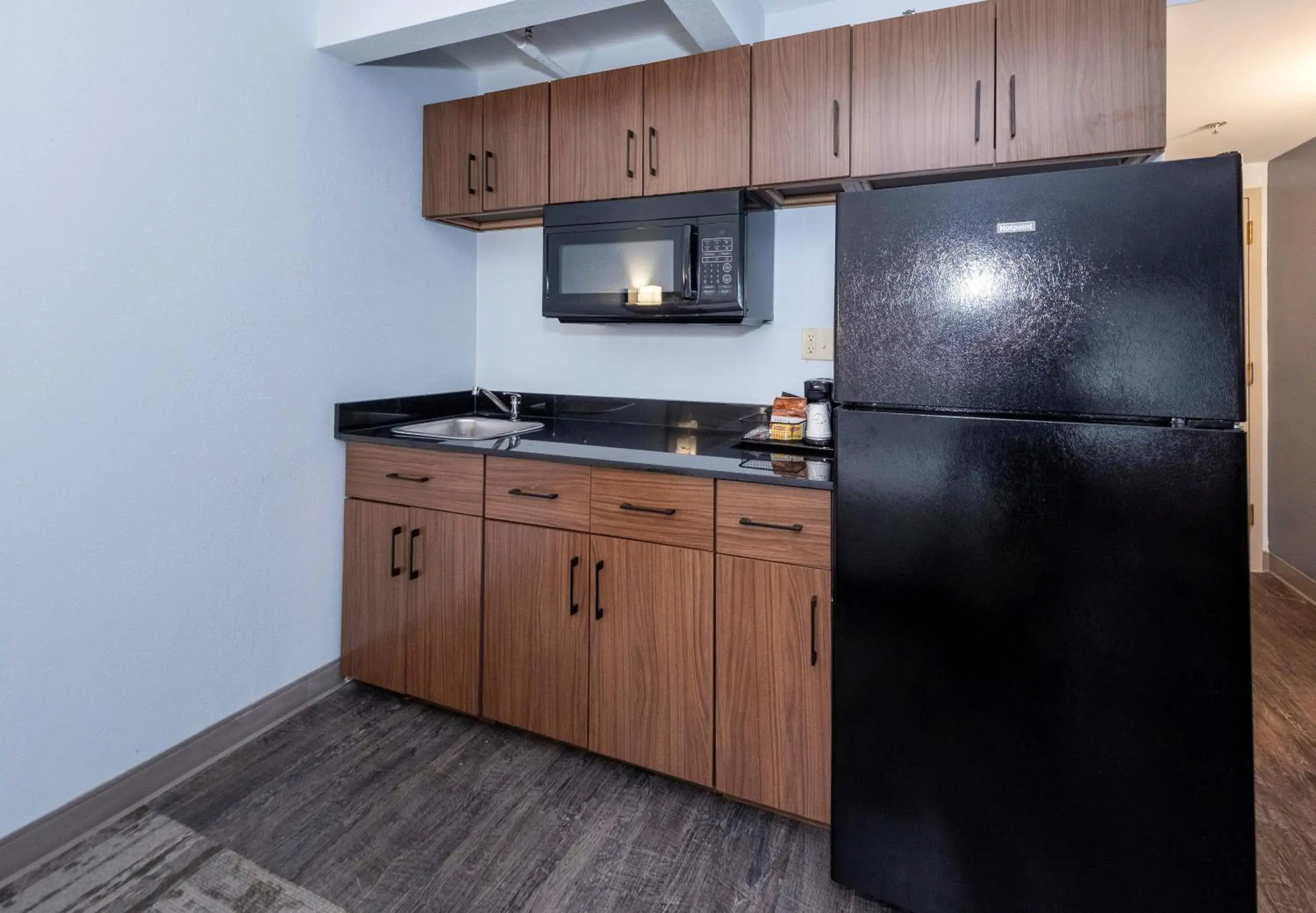 Photo of the whole room in HomeTowne Studios by Red Roof Wilmington - New Castle Photo of the whole room in HomeTowne Studios by Red Roof Wilmington - New Castle