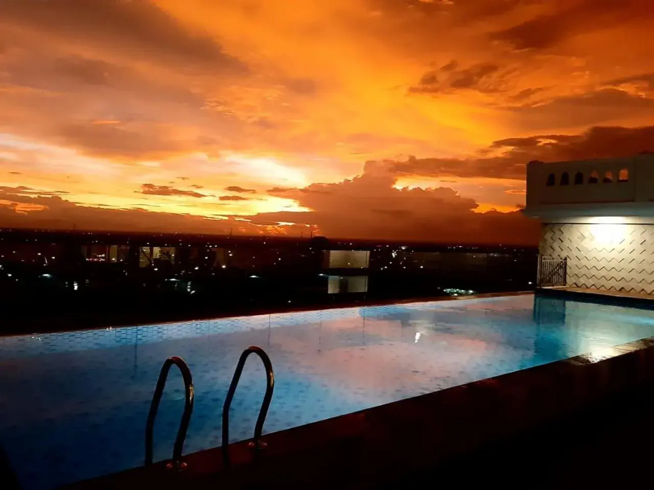 Swimming pool in Zigna Kampung Batik Swimming pool in Zigna Kampung Batik