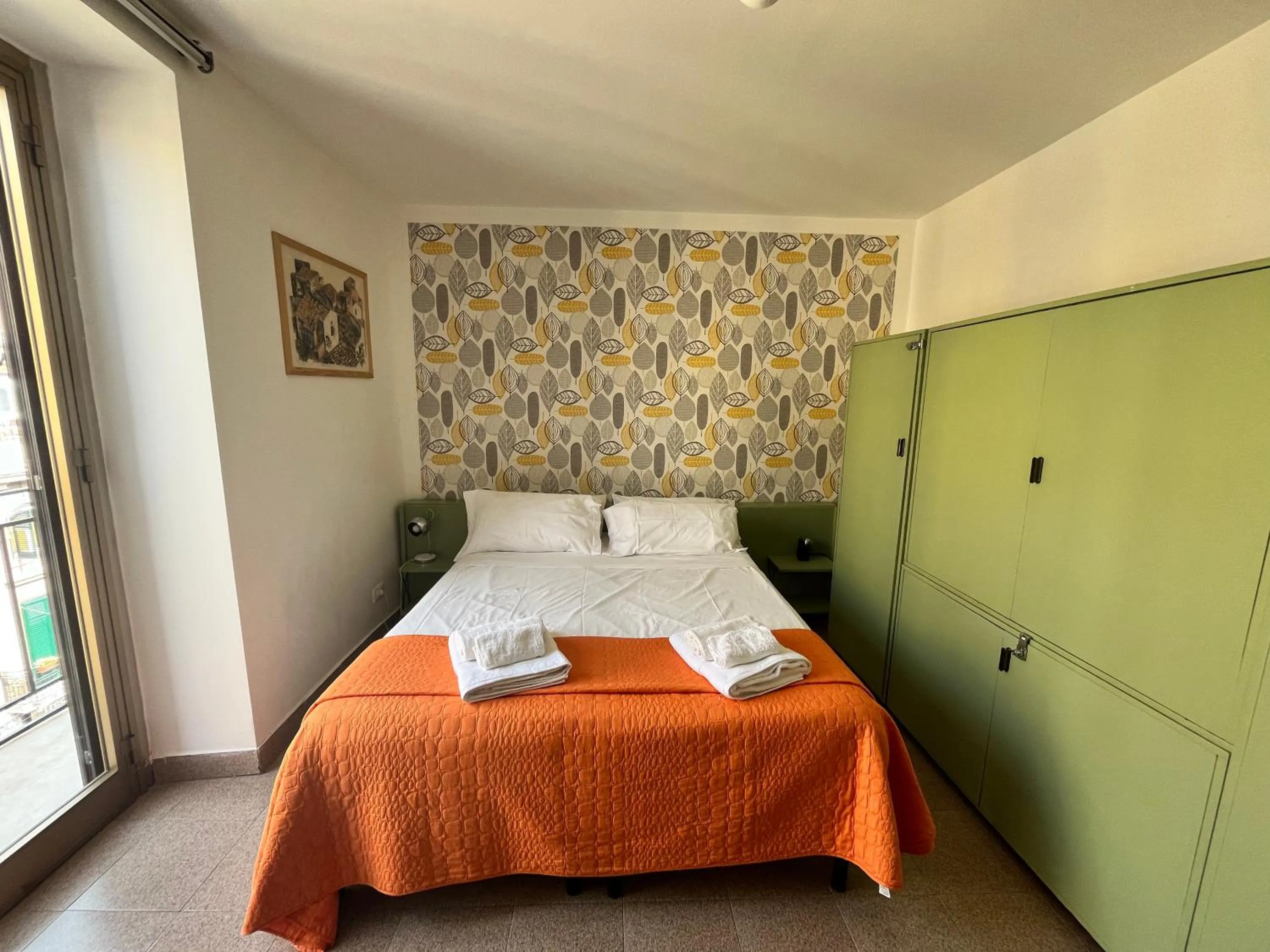Bedroom, Bed in home.70 Carini