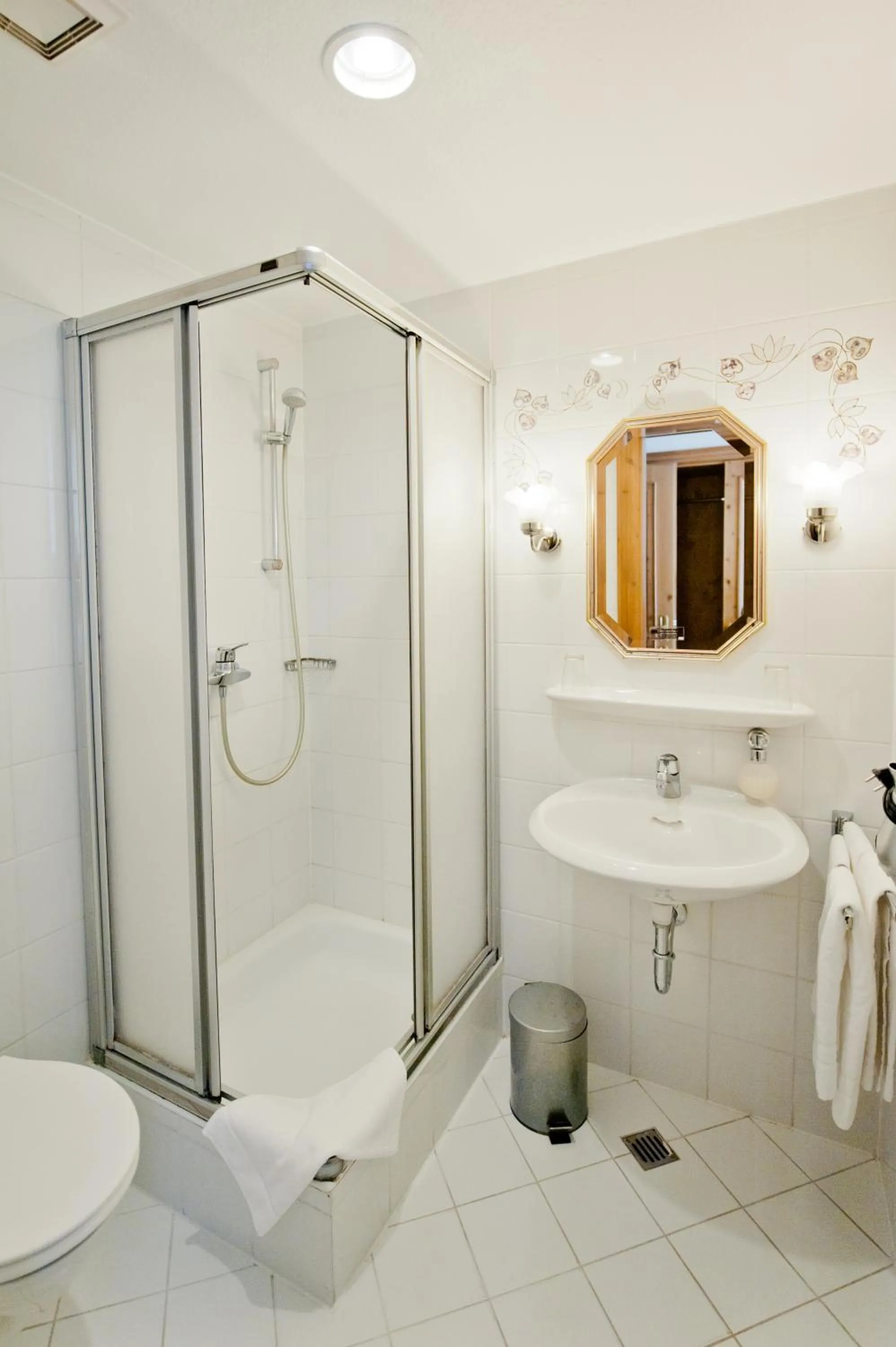 Bathroom in Hotel Alt-Ringlein