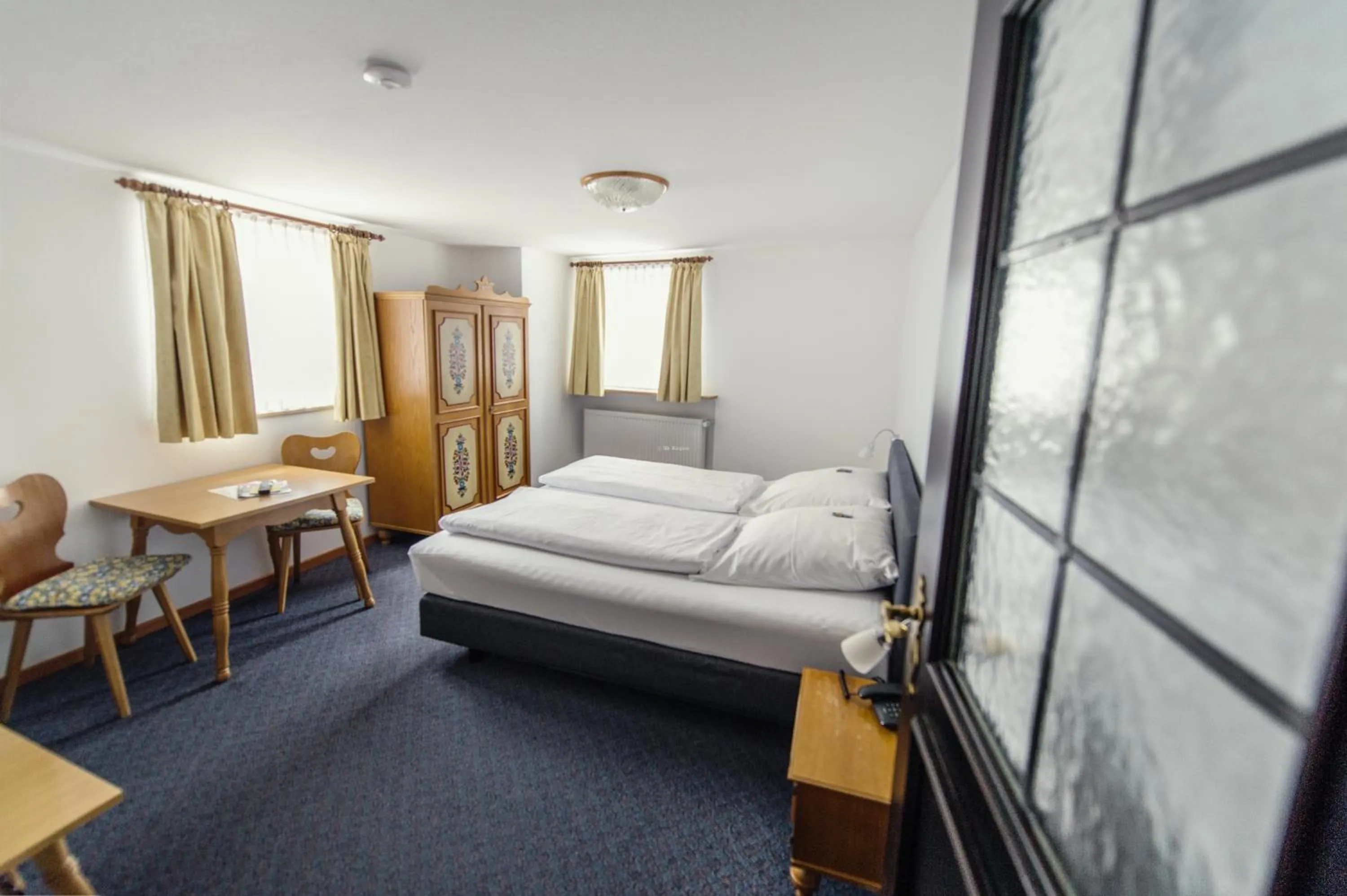 Photo of the whole room, Bed in Hotel Alt-Ringlein