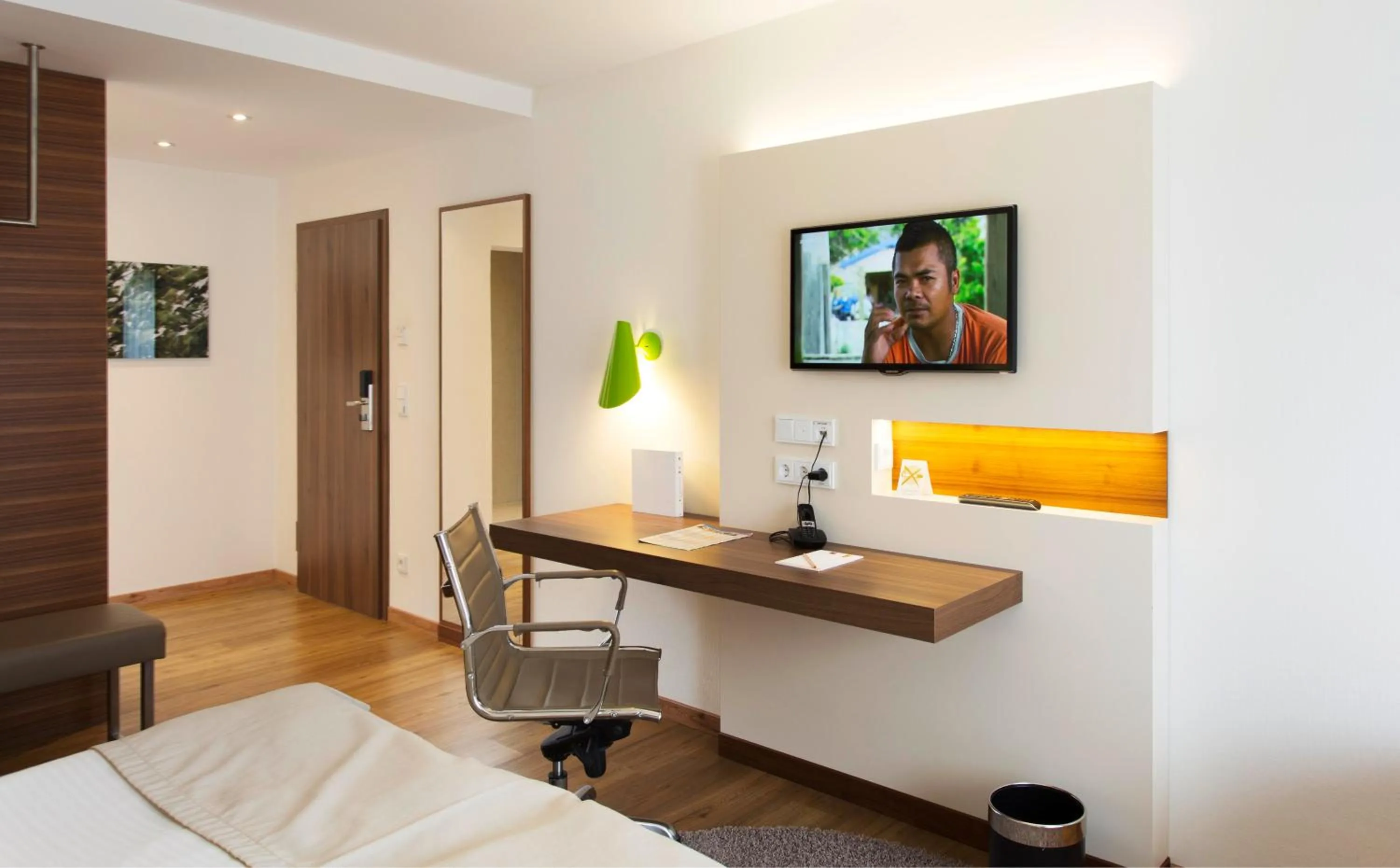 Photo of the whole room, Bed in JOTT Wolfsburg-Sandkamp FREE PARKING