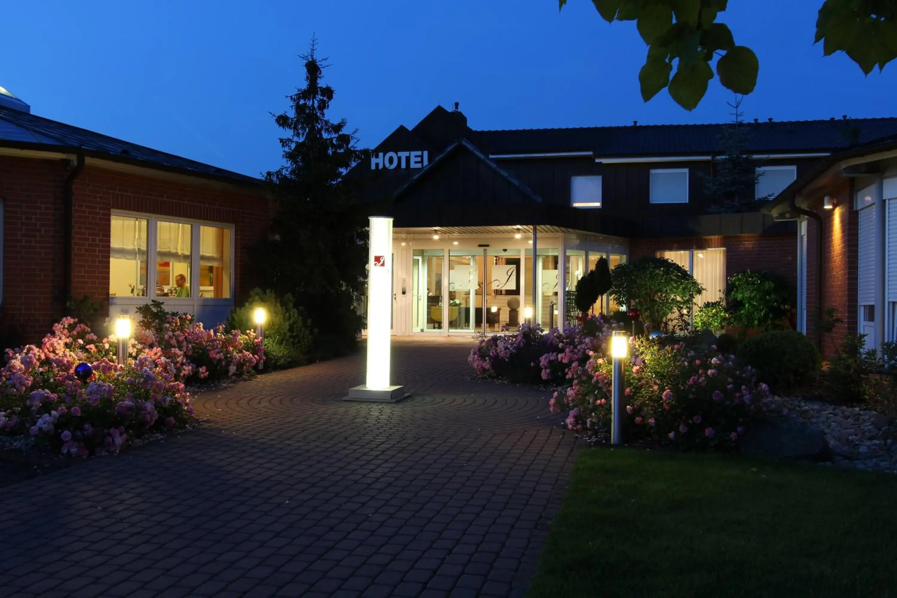 Property building in JOTT Wolfsburg-Sandkamp FREE PARKING Property building in JOTT Wolfsburg-Sandkamp FREE PARKING