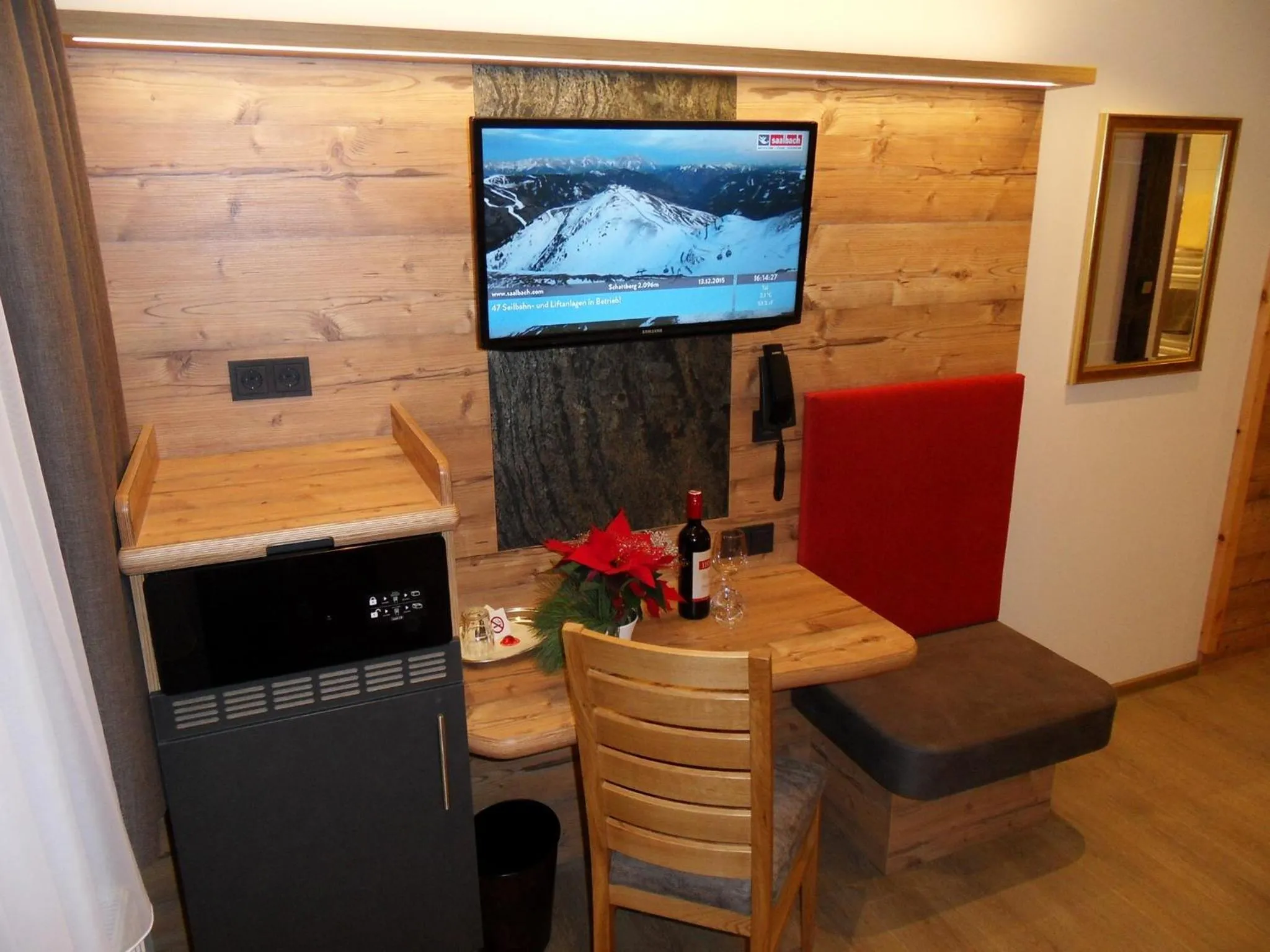 Photo of the whole room in Hotel Garni Siegmundshof - inclusive Joker Card im Sommer