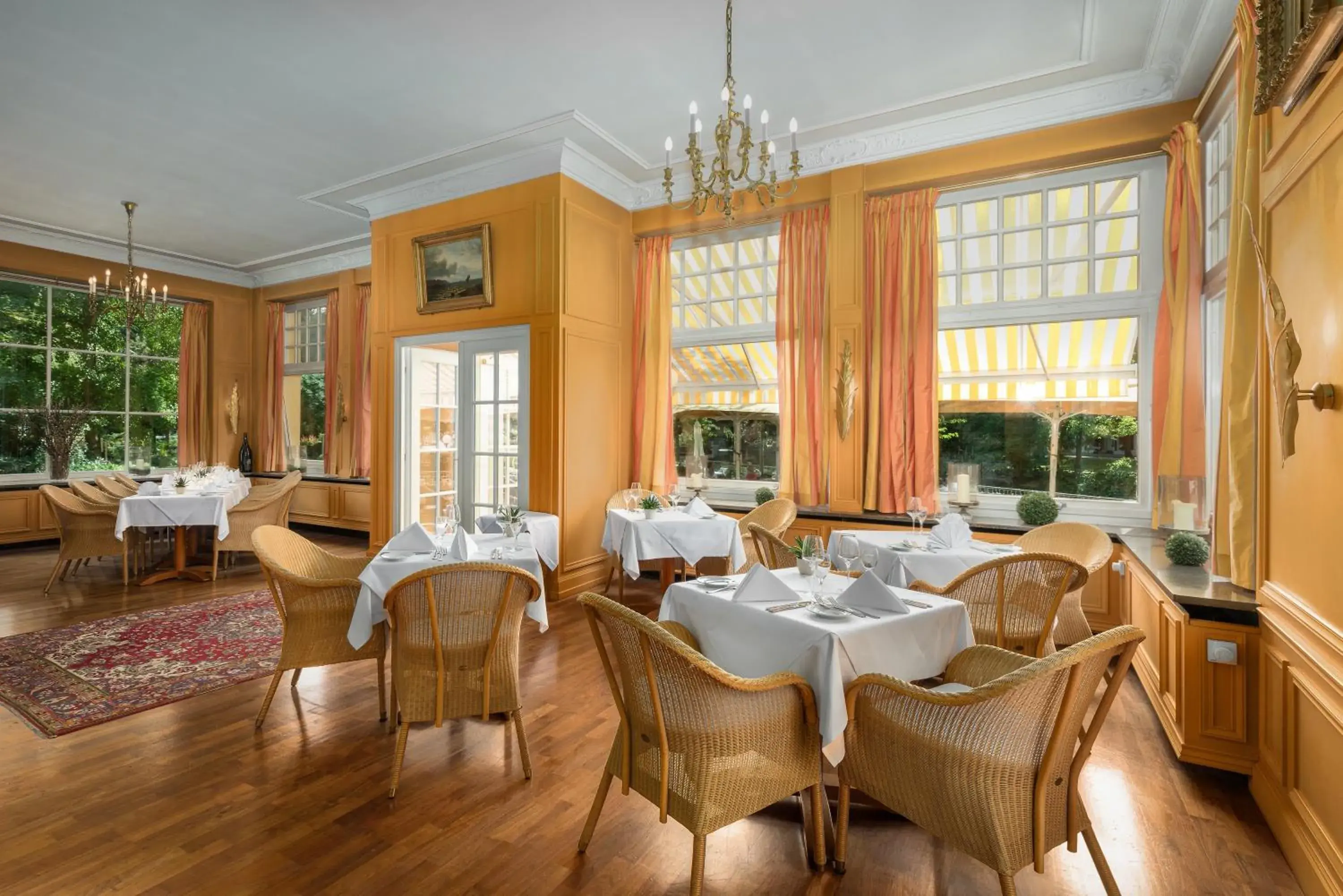 Restaurant/places to eat in Atlantic Parkhotel Restaurant/places to eat in Atlantic Parkhotel