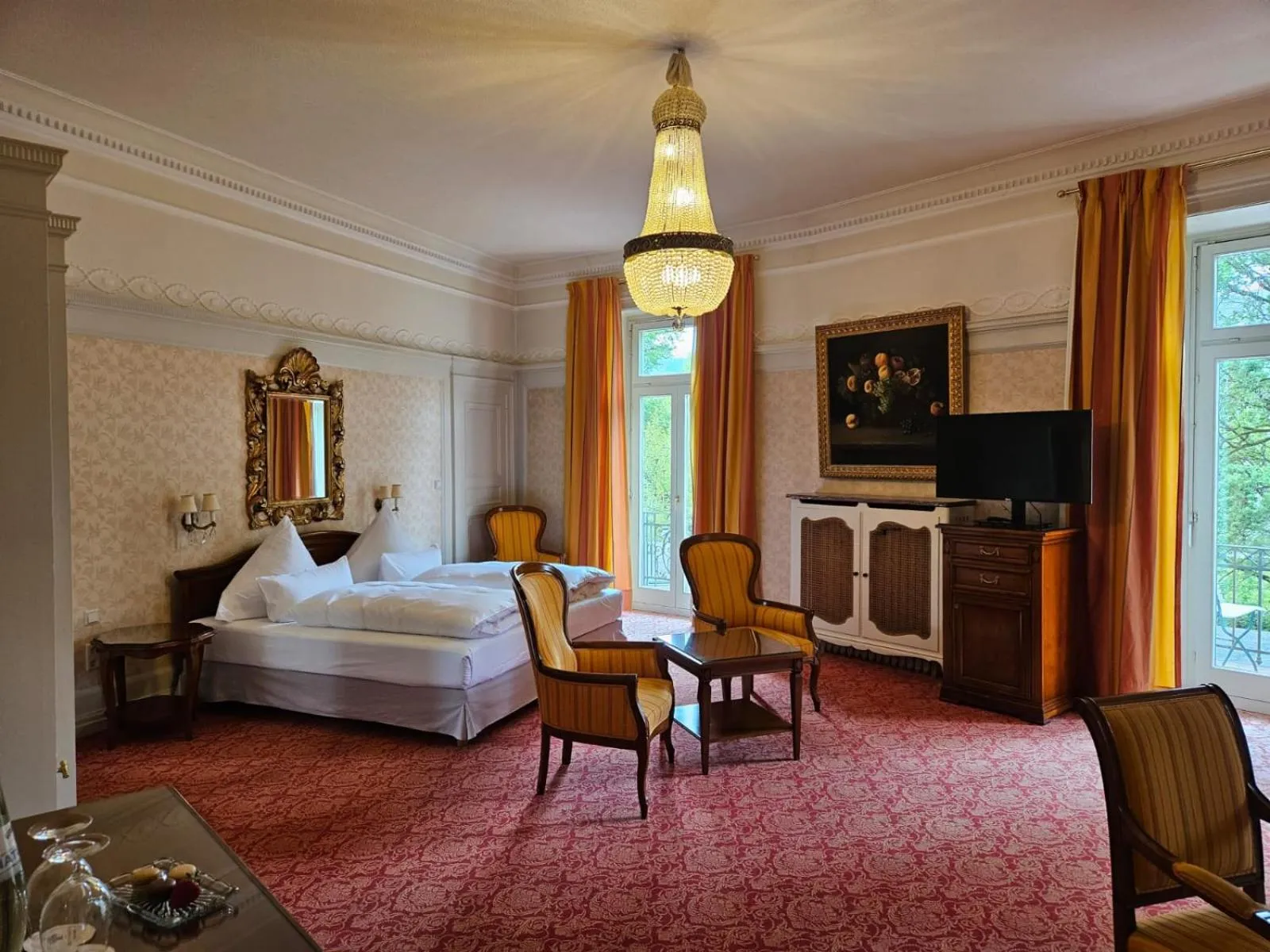 Bed in Atlantic Parkhotel