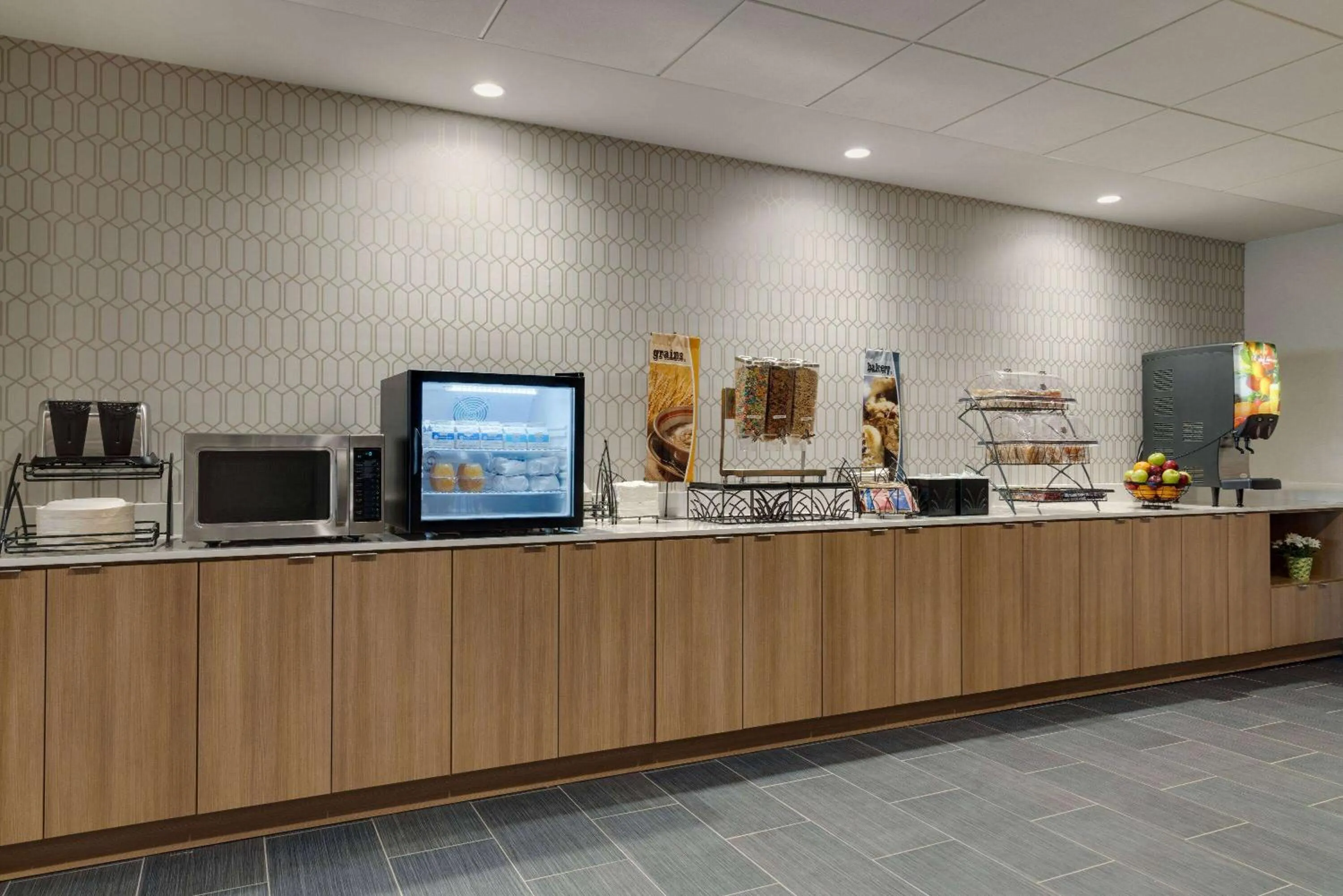 Breakfast in Microtel Inn & Suites by Wyndham Gambrills
