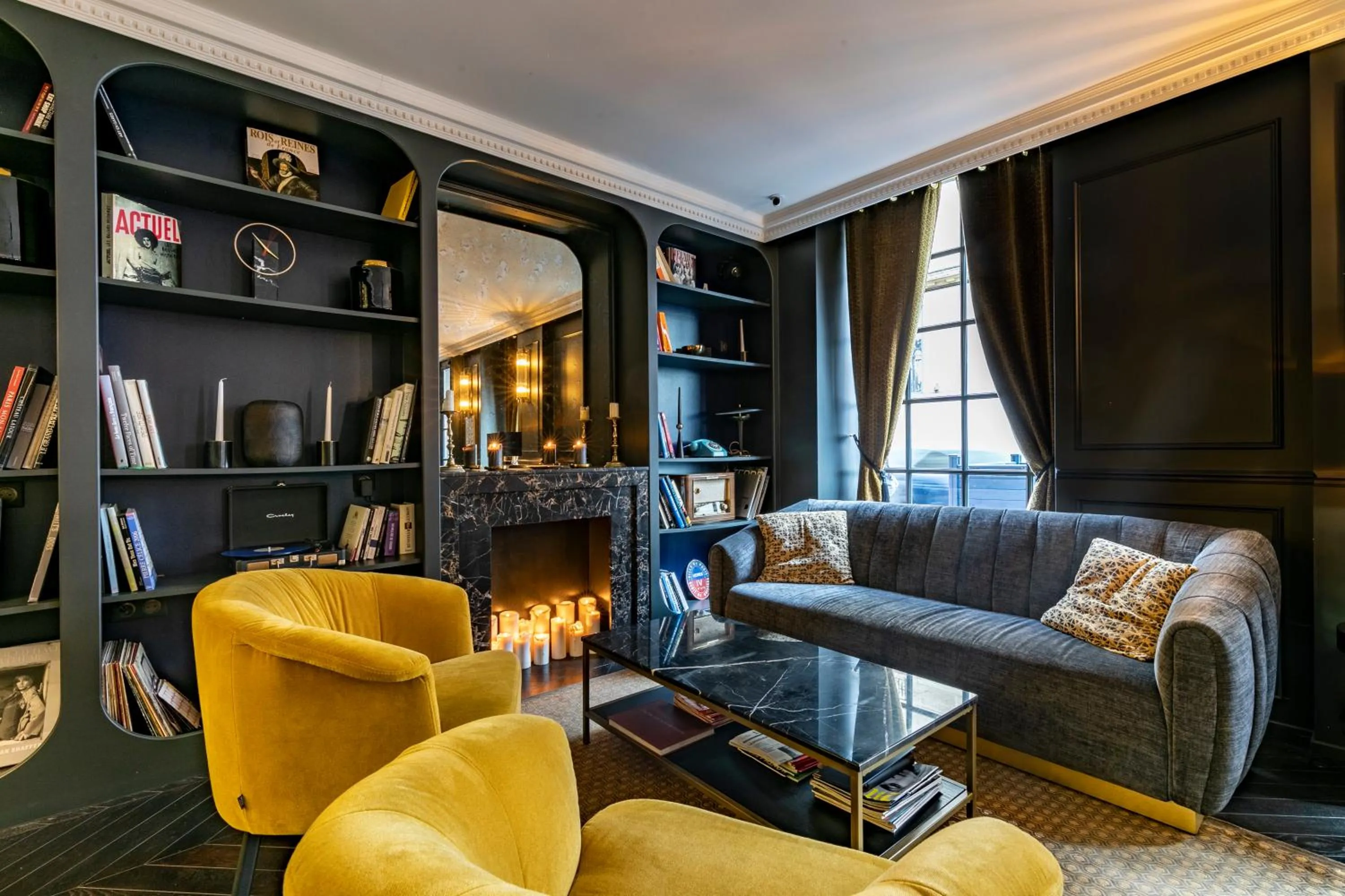 Library in Maison Barbès