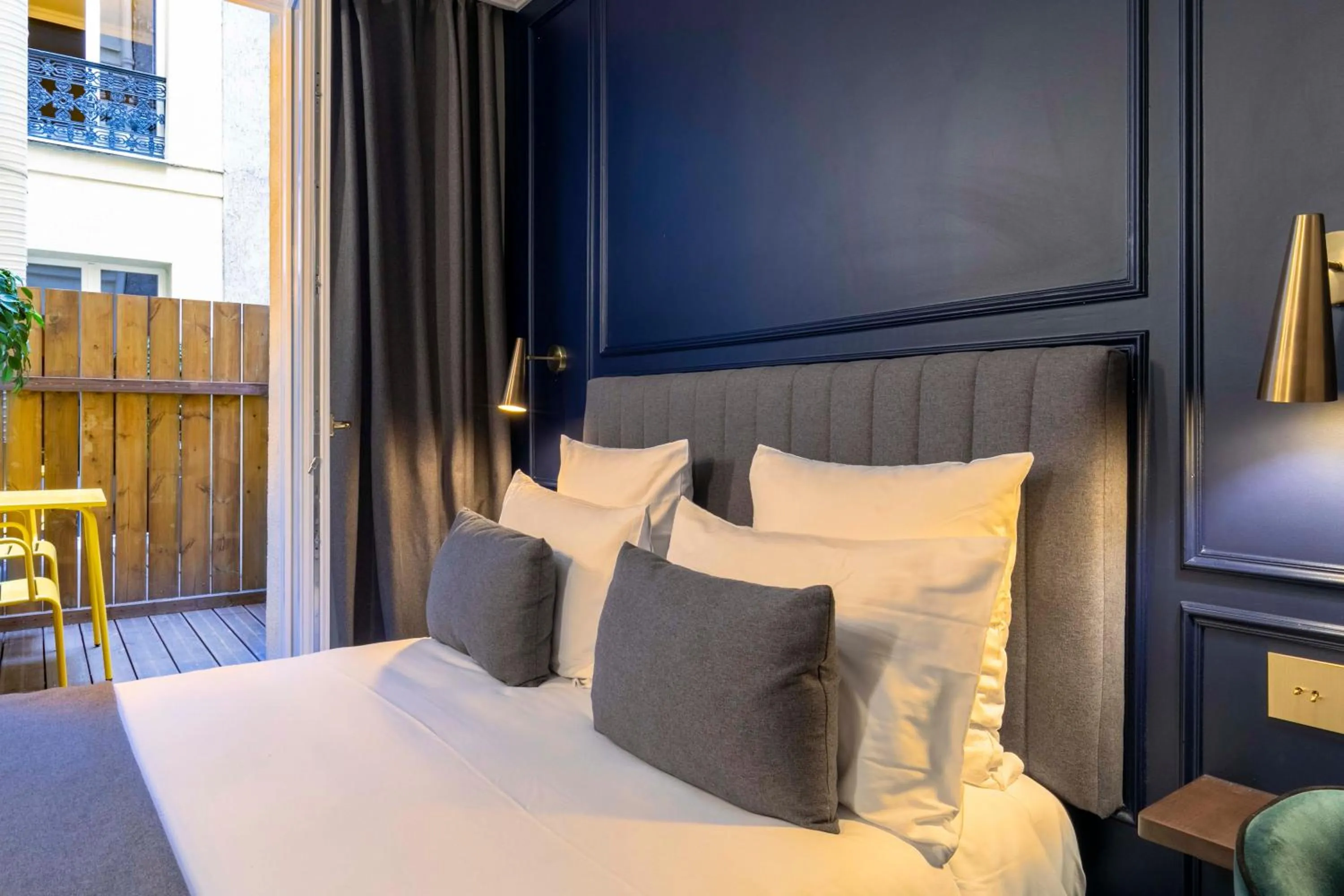 Bed in Maison Barbès