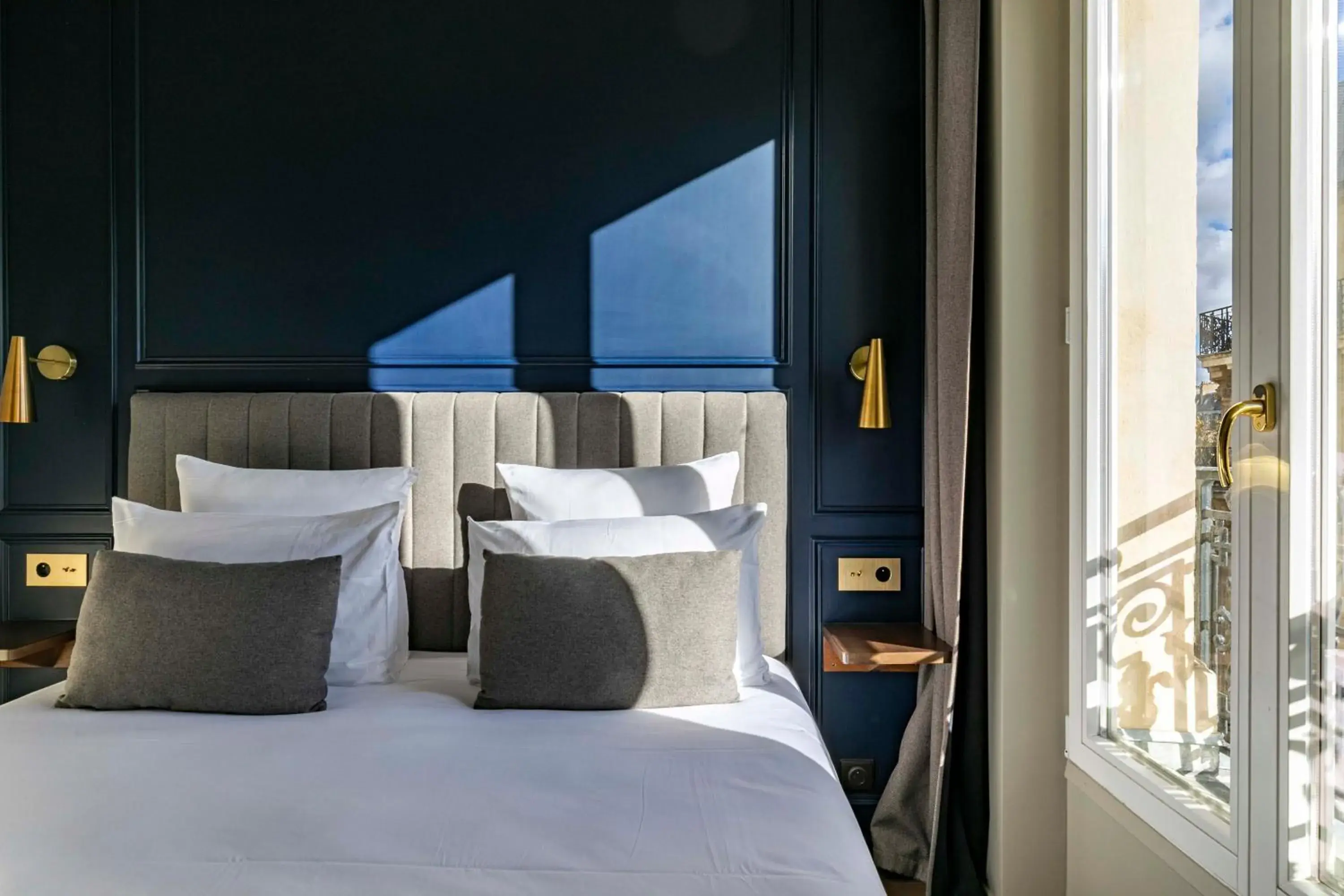 Bed in Maison Barbès Bed in Maison Barbès