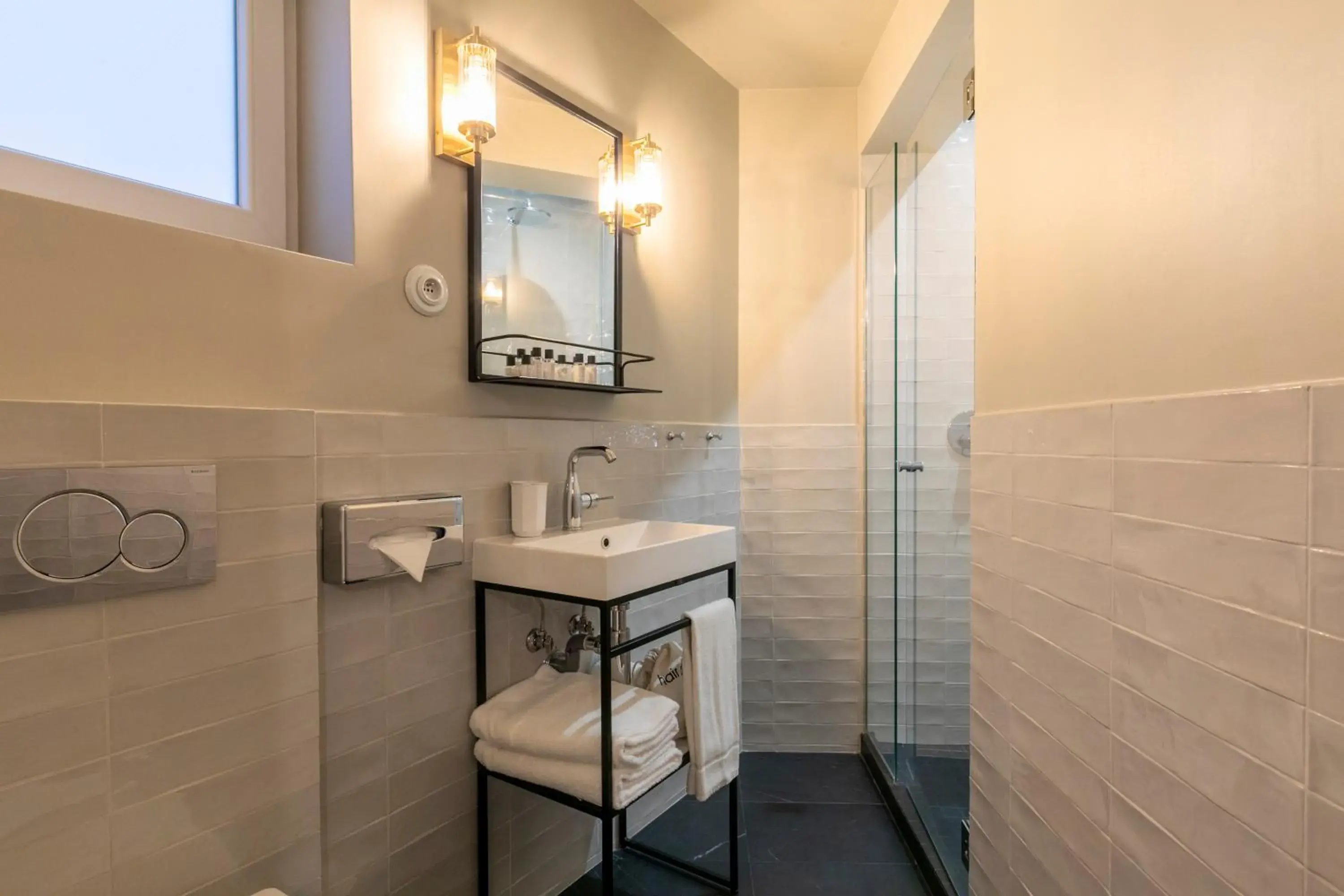 Bathroom in Maison Barbès Bathroom in Maison Barbès