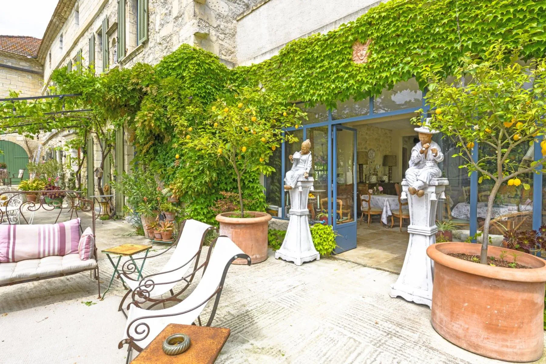 Patio in Bastide de Bellegarde