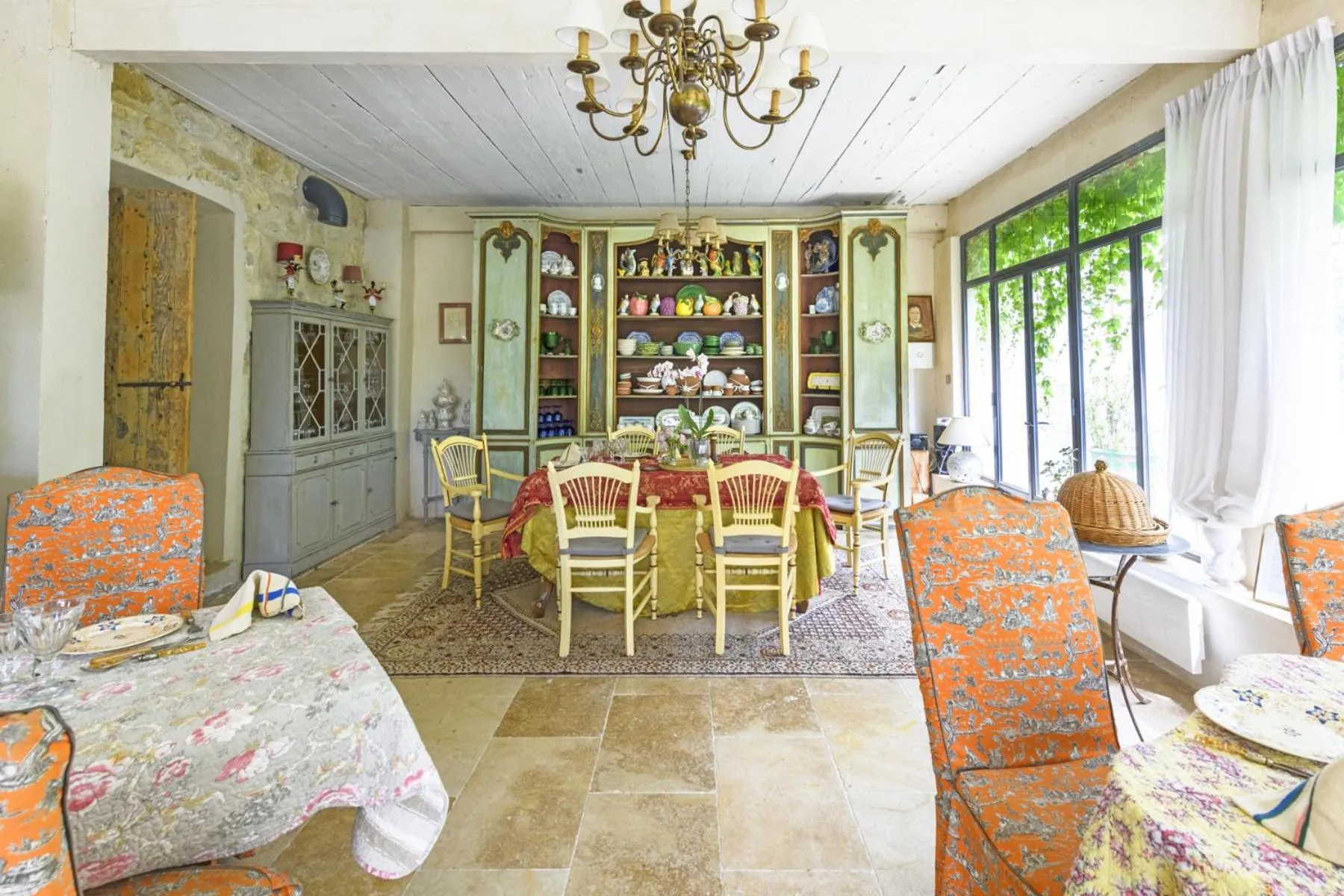 Dining area in Bastide de Bellegarde