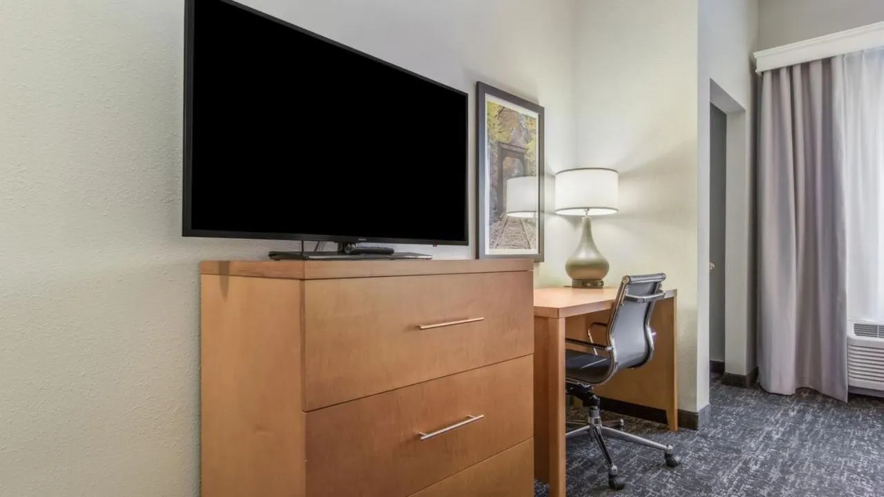 TV and multimedia in Comfort Inn